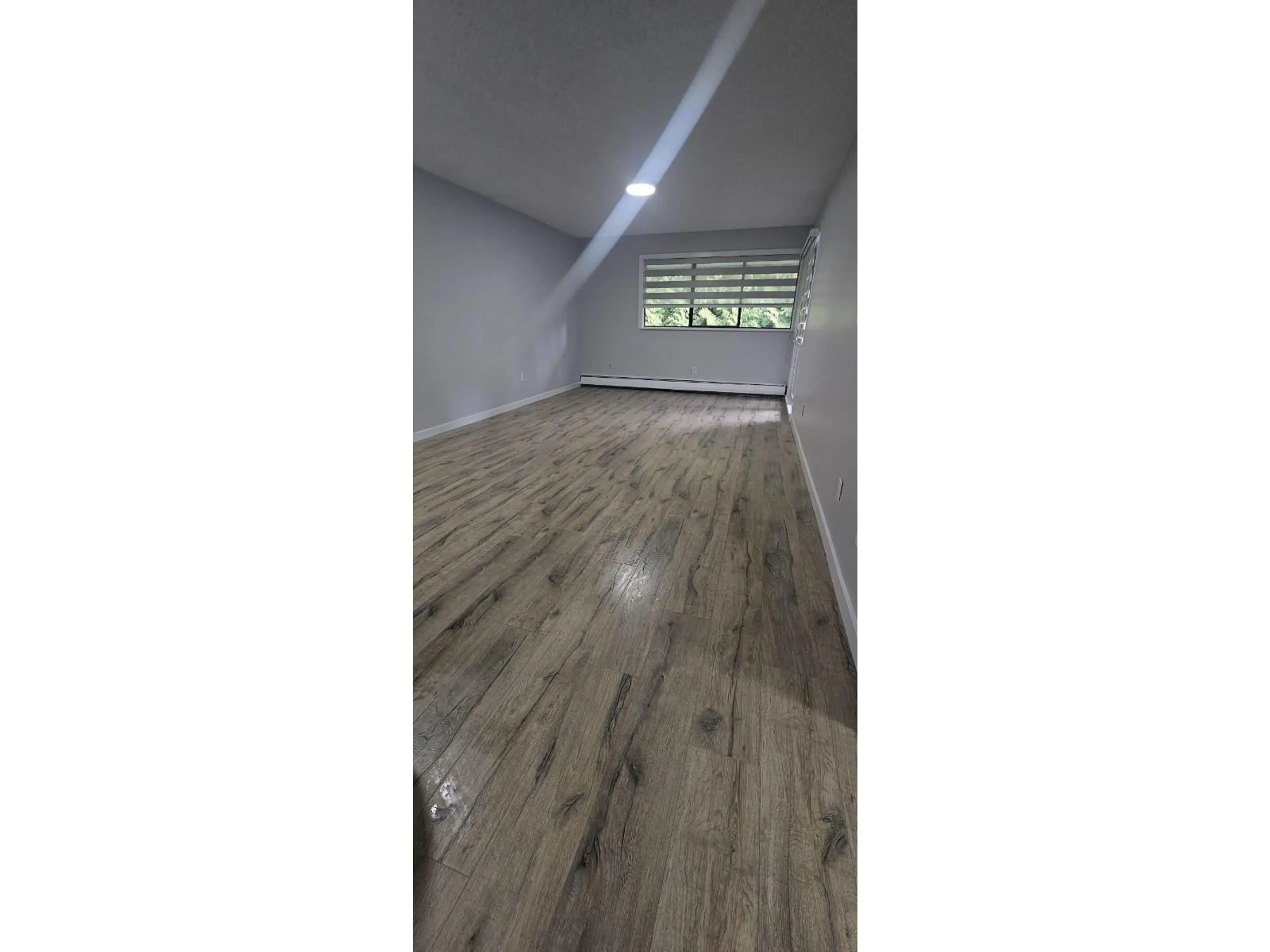 A pic of a room for 308 - 1561 VIDAL, White Rock British Columbia V4B5A7