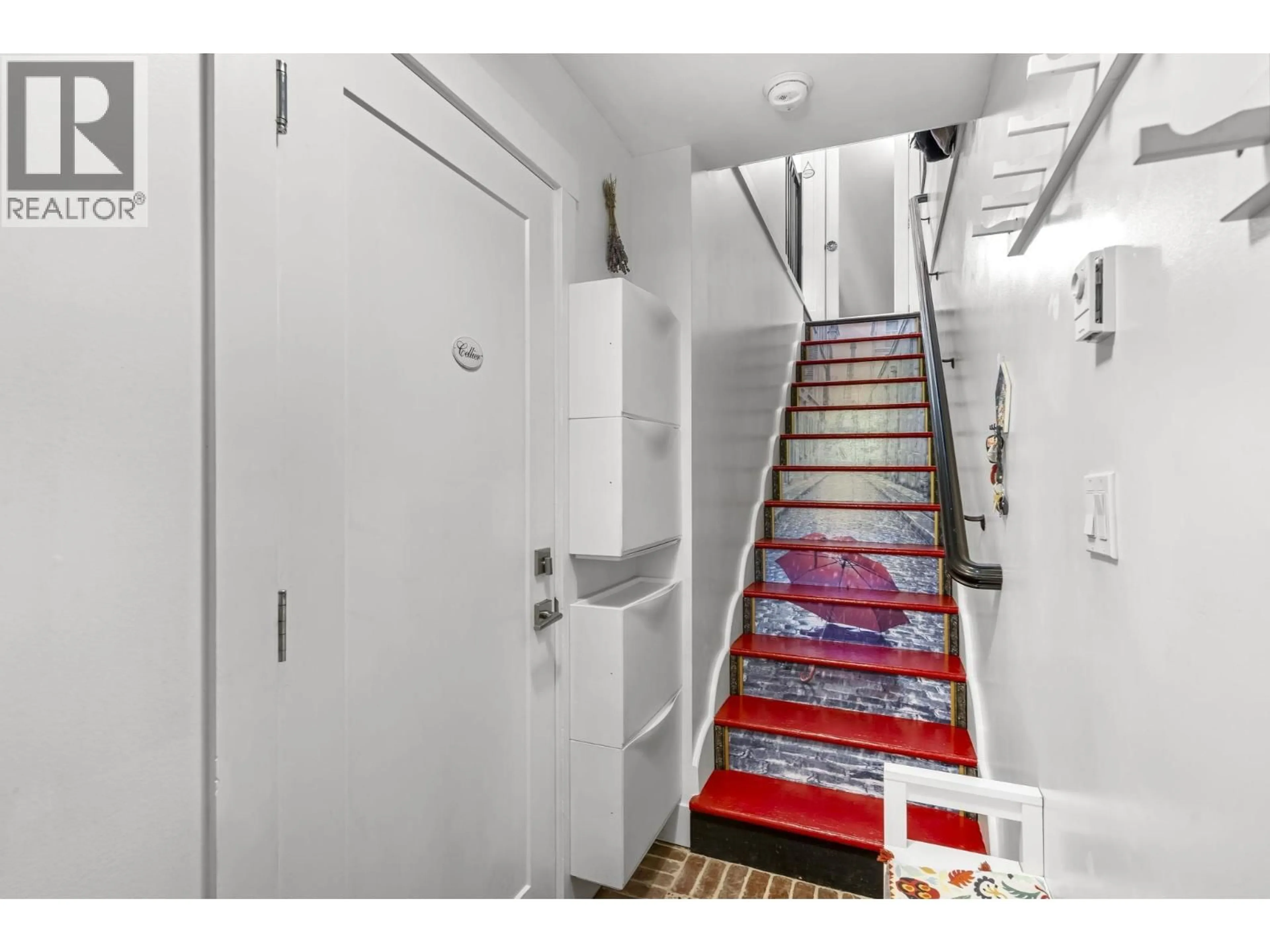 Indoor foyer for 13 - 10151 240 STREET, Maple Ridge British Columbia V2W0G9