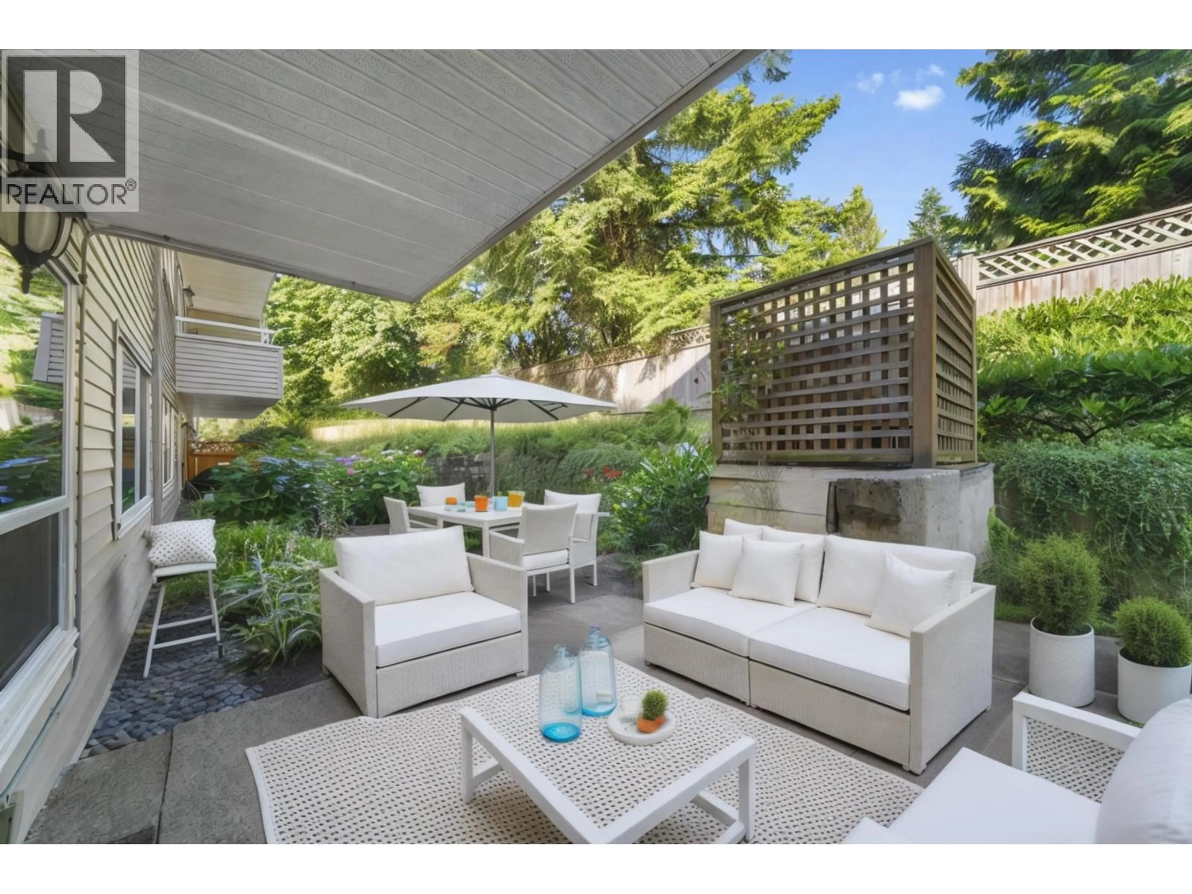 Patio, street for 215 - 450 BROMLEY STREET, Coquitlam British Columbia V3K6S5