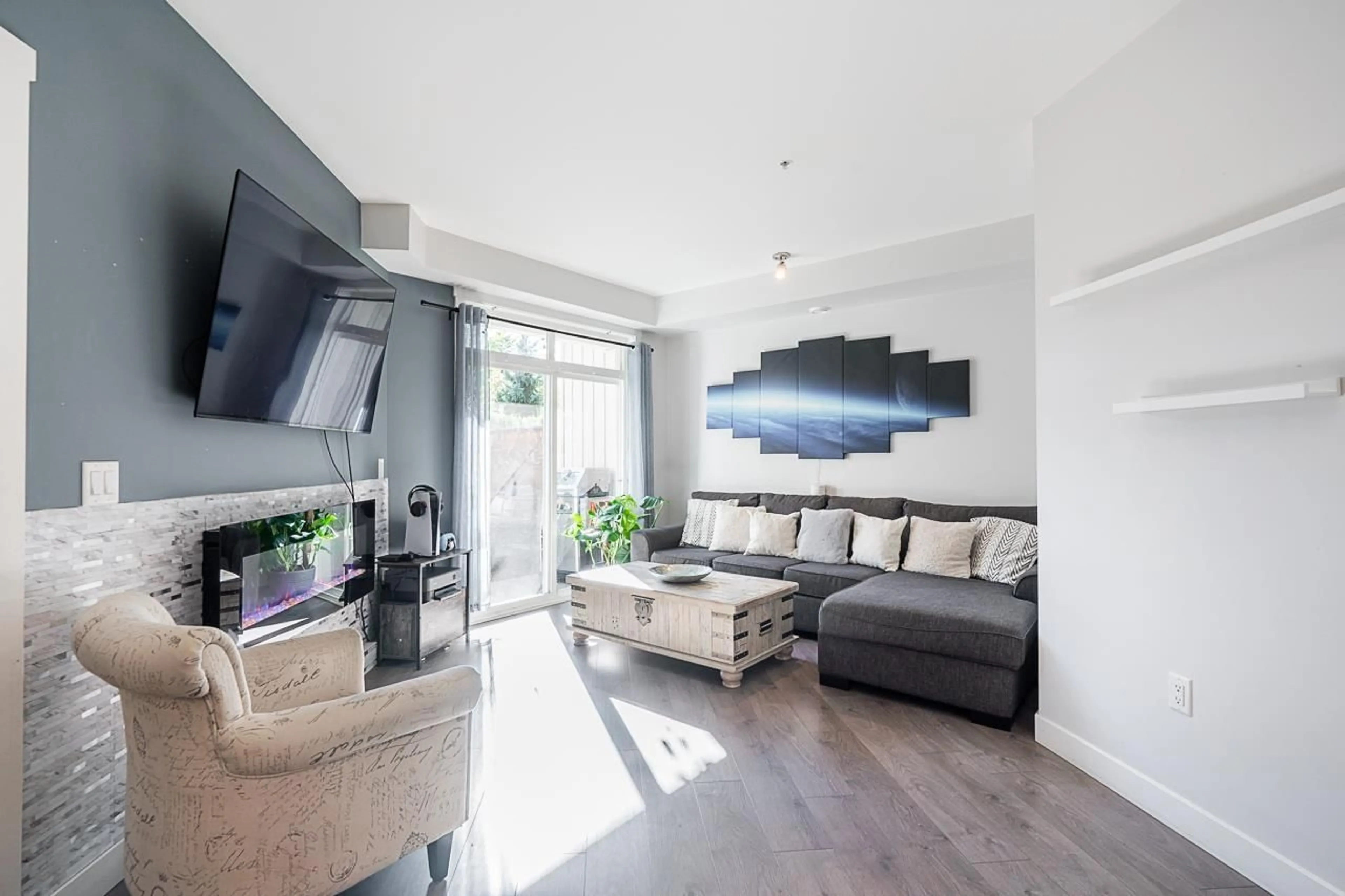 Living room with furniture, unknown for 103 - 19940 BRYDON CRESCENT, Langley British Columbia V3A0K8