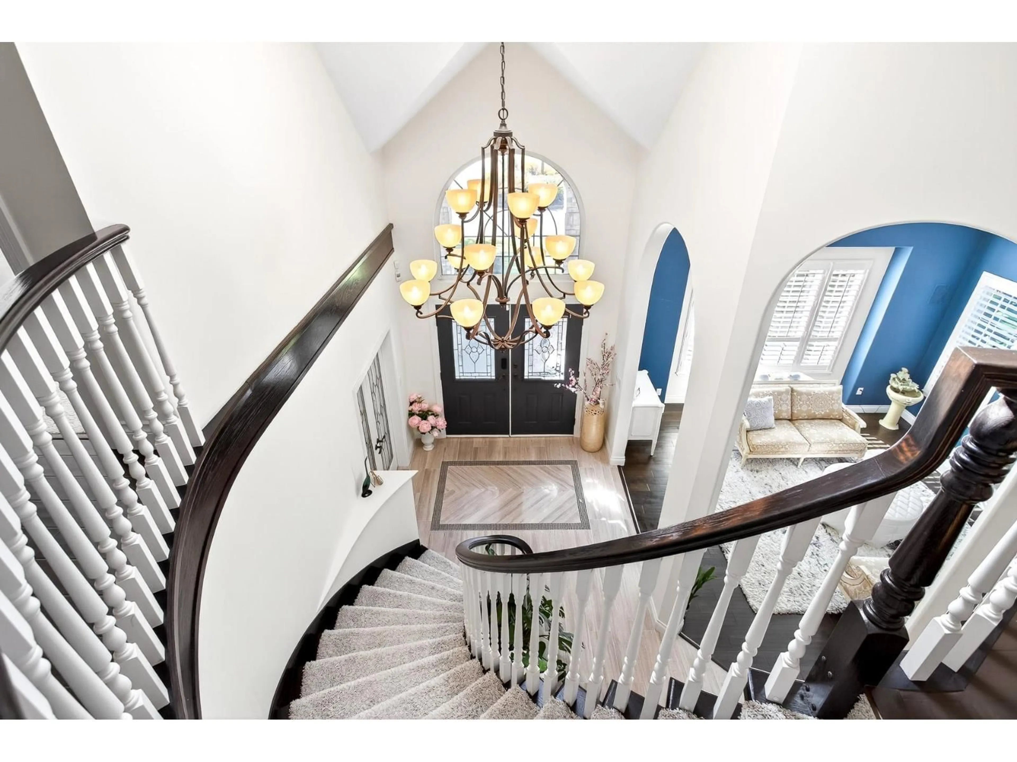 Indoor entryway for 14055 29A, Surrey British Columbia V4P2J8