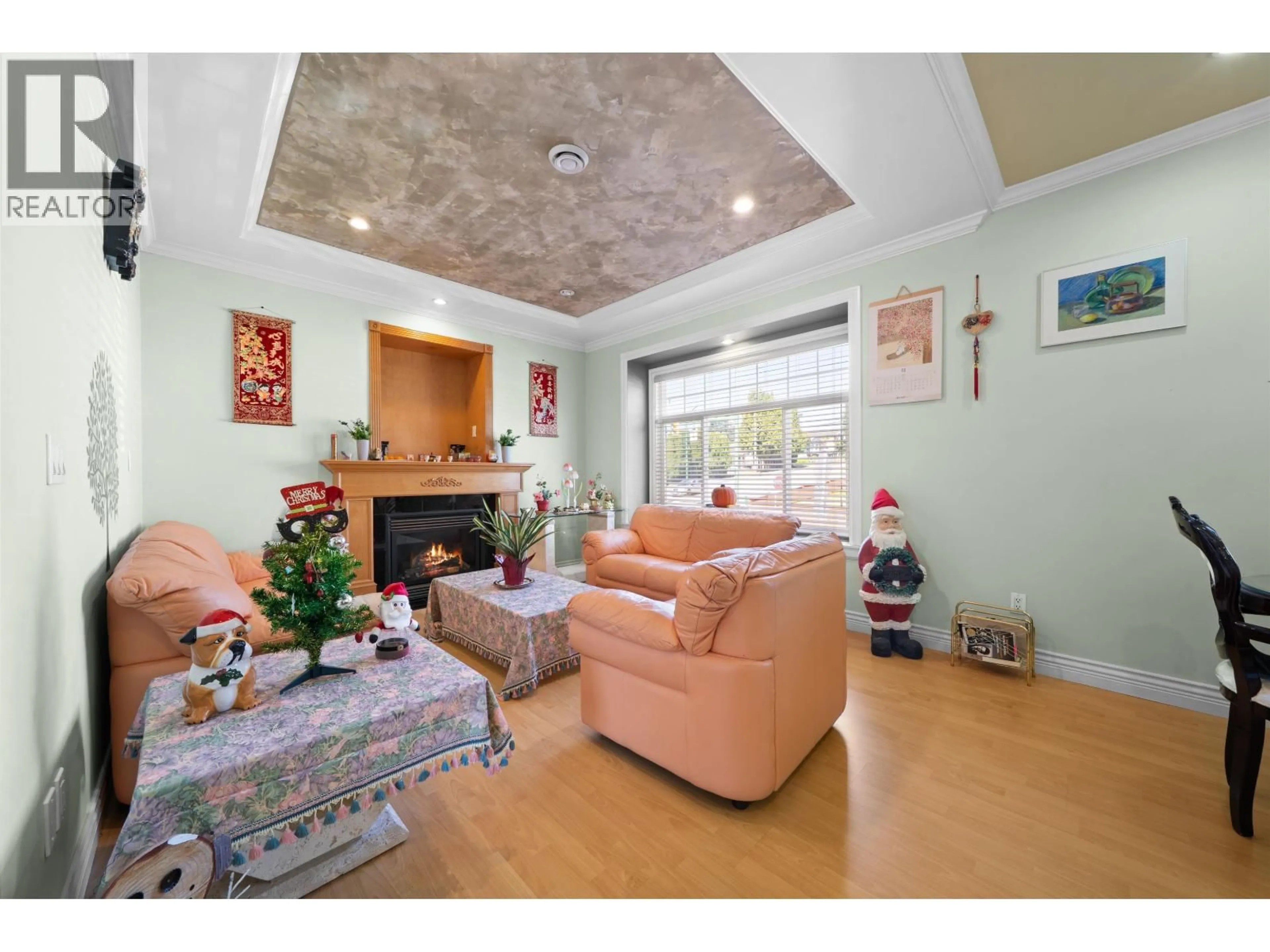 Living room with furniture, unknown for 7722 12TH AVENUE, Burnaby British Columbia V3N2K5