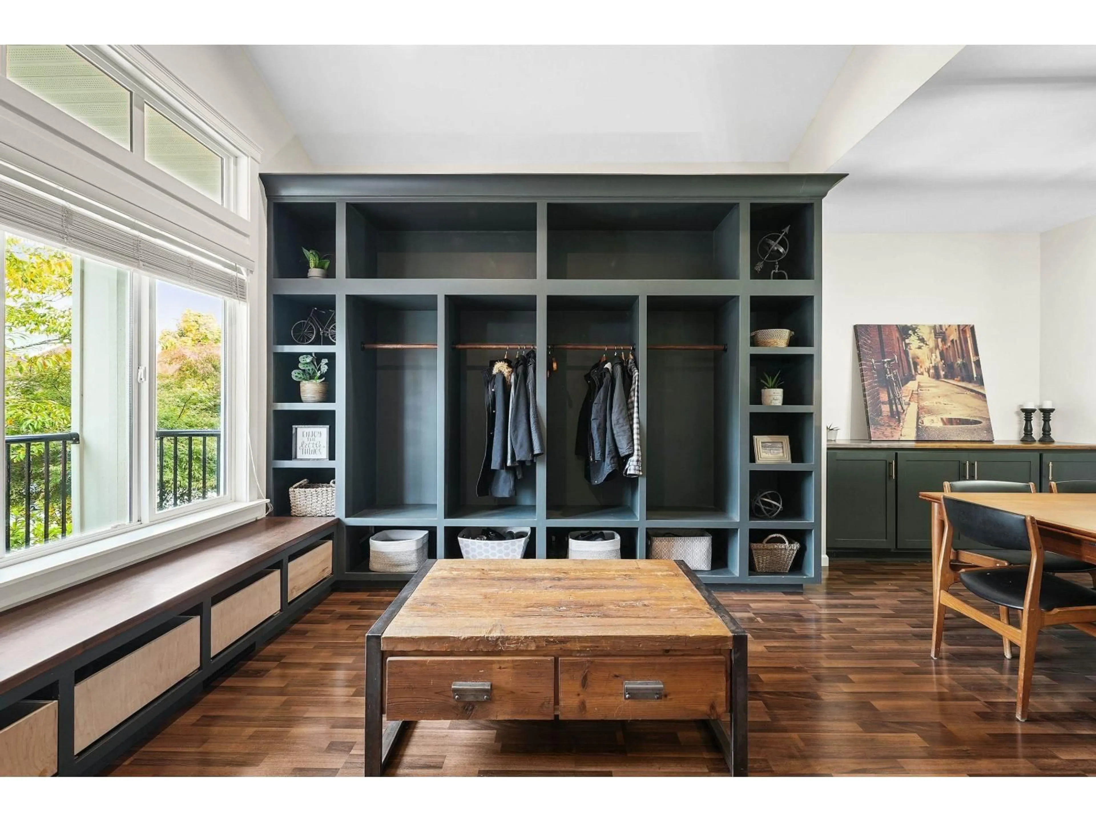 Indoor entryway for 16622 59A AVENUE, Surrey British Columbia V3S4N9