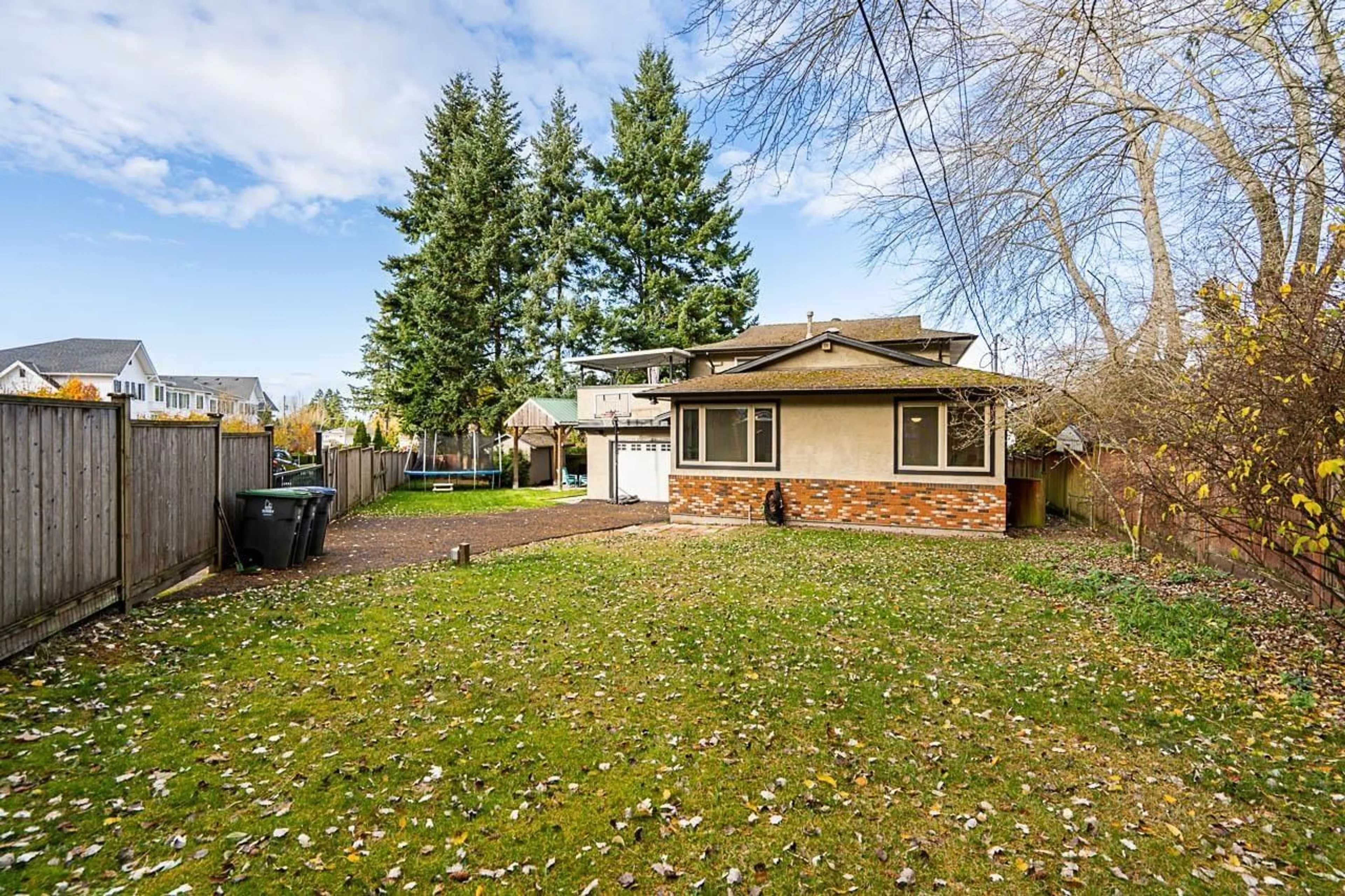 Patio, street for 2764 PARKWAY, Surrey British Columbia V4P1E8