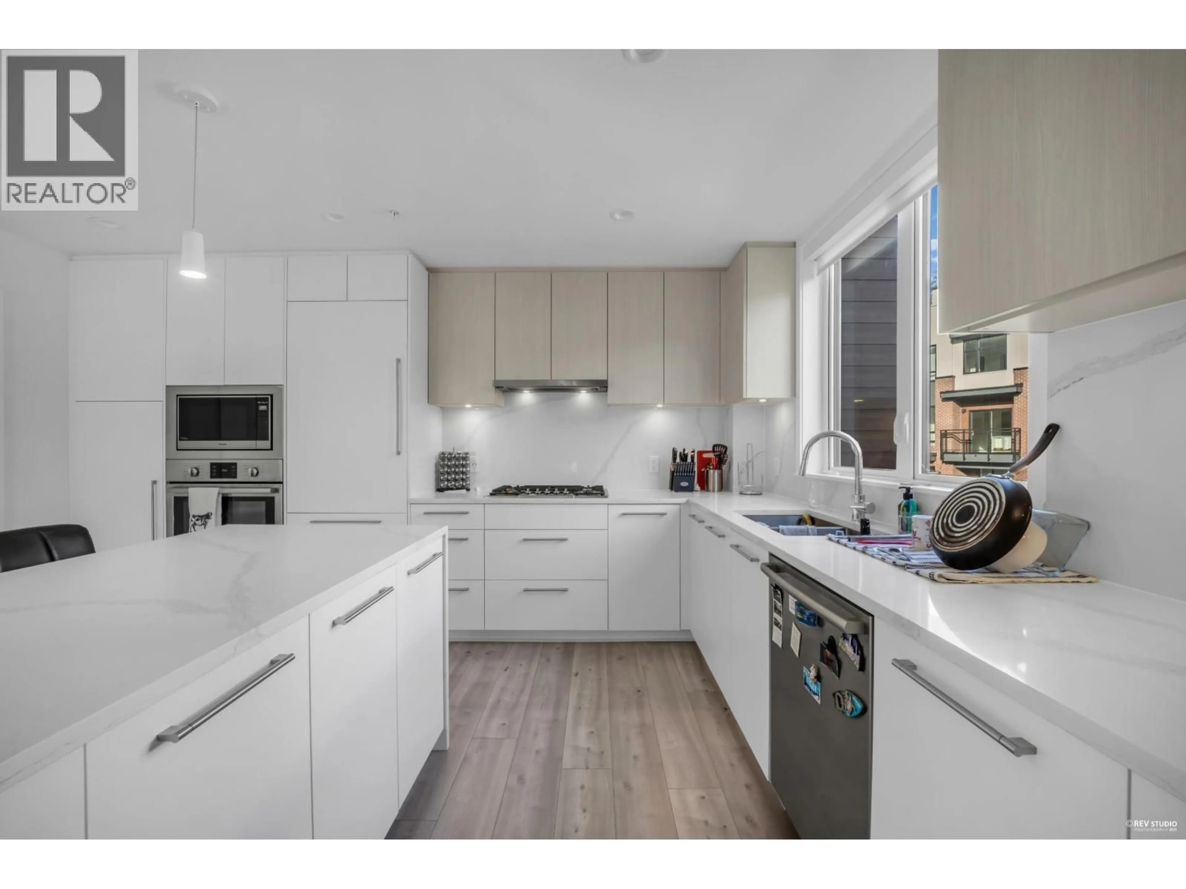 Contemporary kitchen, unknown for 247 - 2035 GLENAIRE DRIVE, North Vancouver British Columbia V7P1Y2