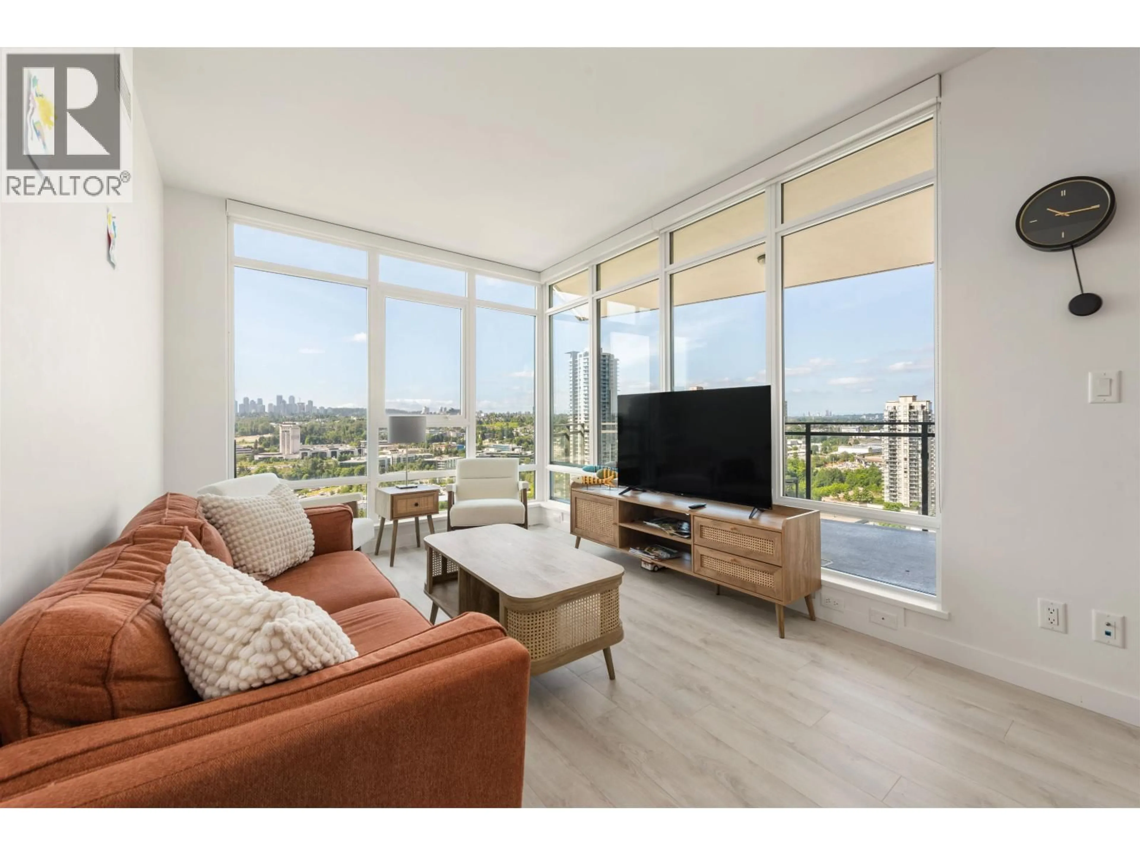 Living room with furniture, unknown for 1808 - 2085 SKYLINE COURT, Burnaby British Columbia V5C0M6