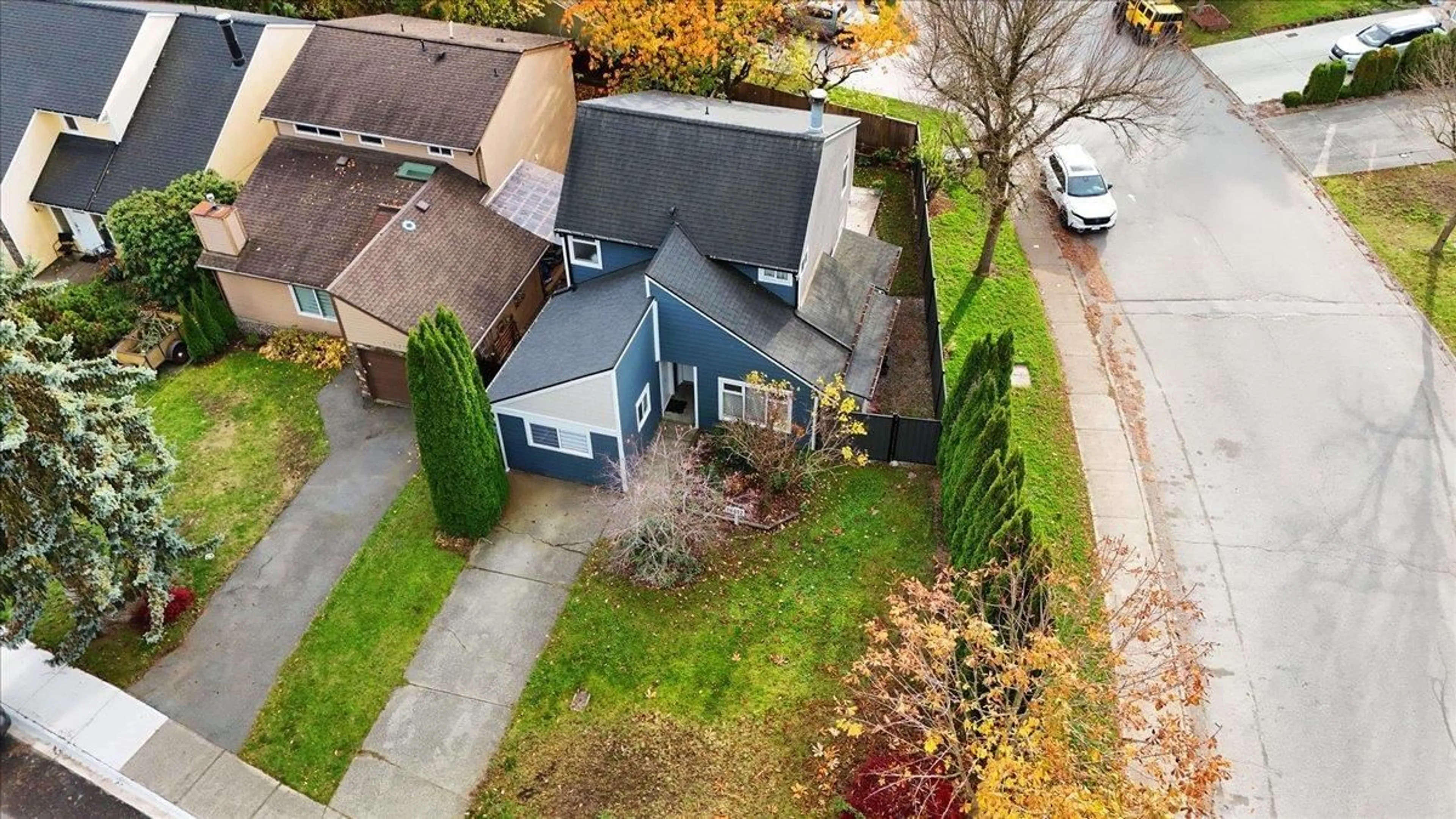 A pic from outside/outdoor area/front of a property/back of a property/a pic from drone, street for 19412 62, Surrey British Columbia V3S7L4