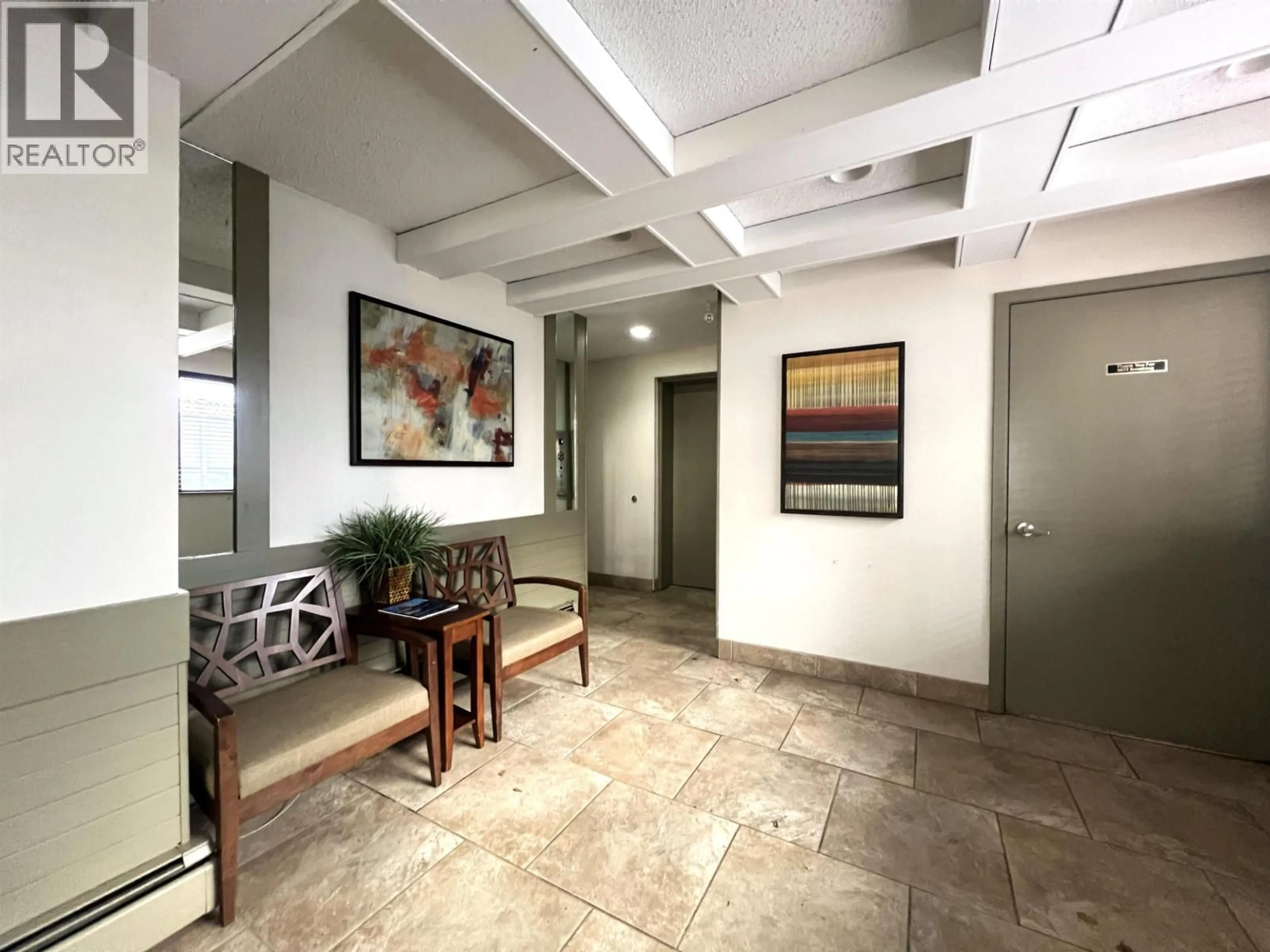 Indoor foyer for 104 - 8775 CARTIER STREET, Vancouver British Columbia V6P4V3