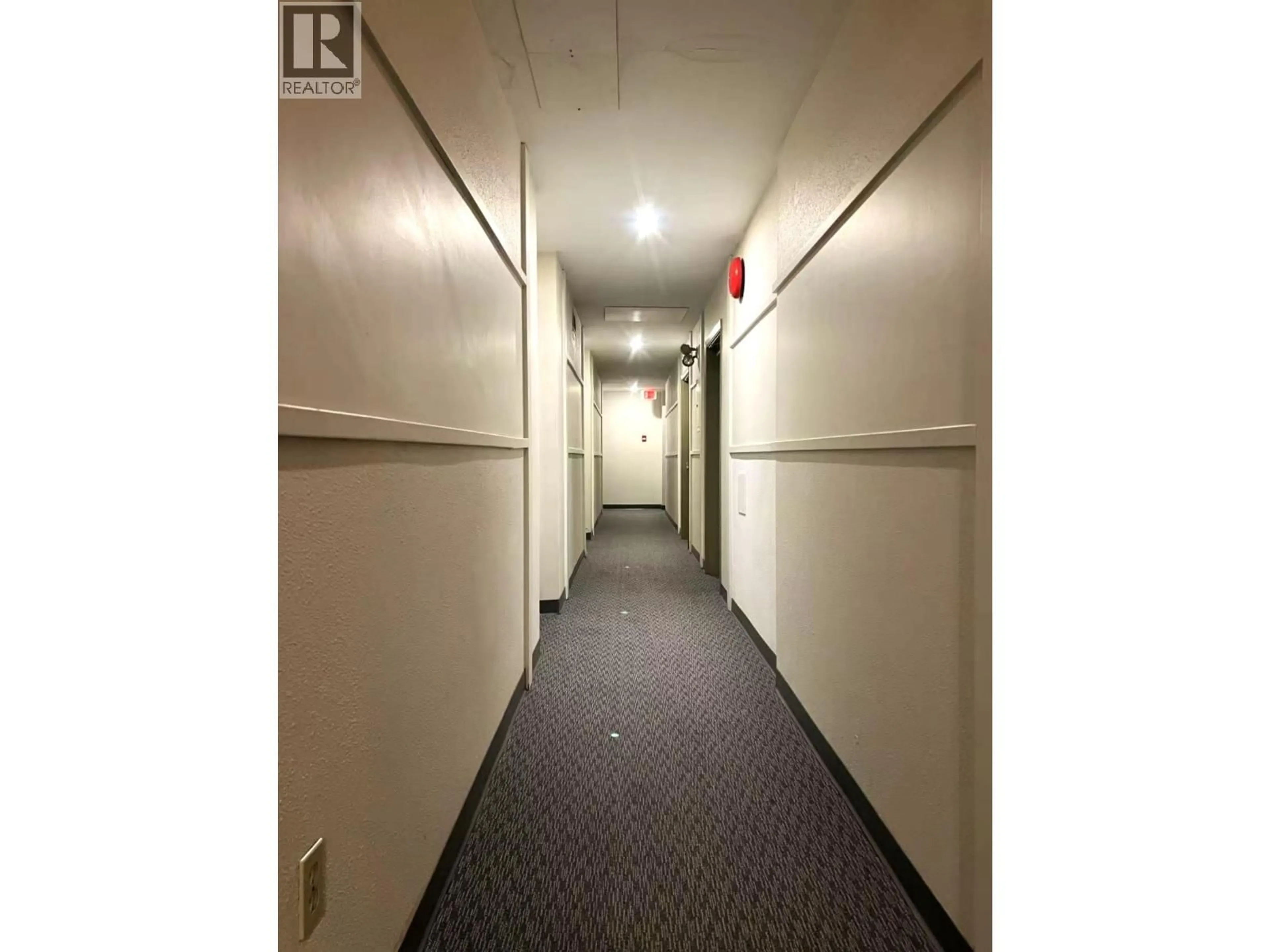 Indoor foyer for 104 - 8775 CARTIER STREET, Vancouver British Columbia V6P4V3