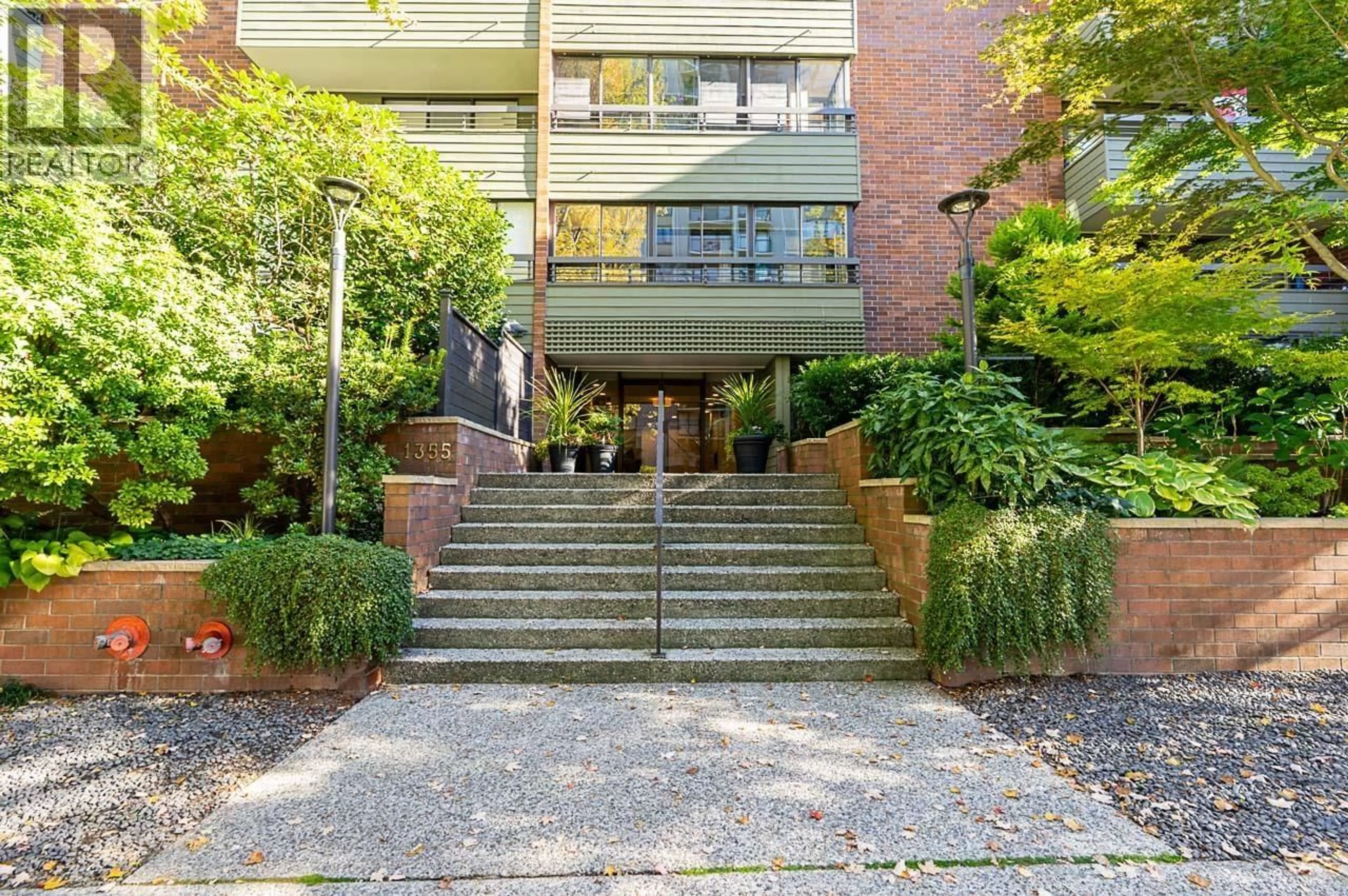 Indoor foyer for 208 - 1355 HARWOOD STREET, Vancouver British Columbia V6E3W3