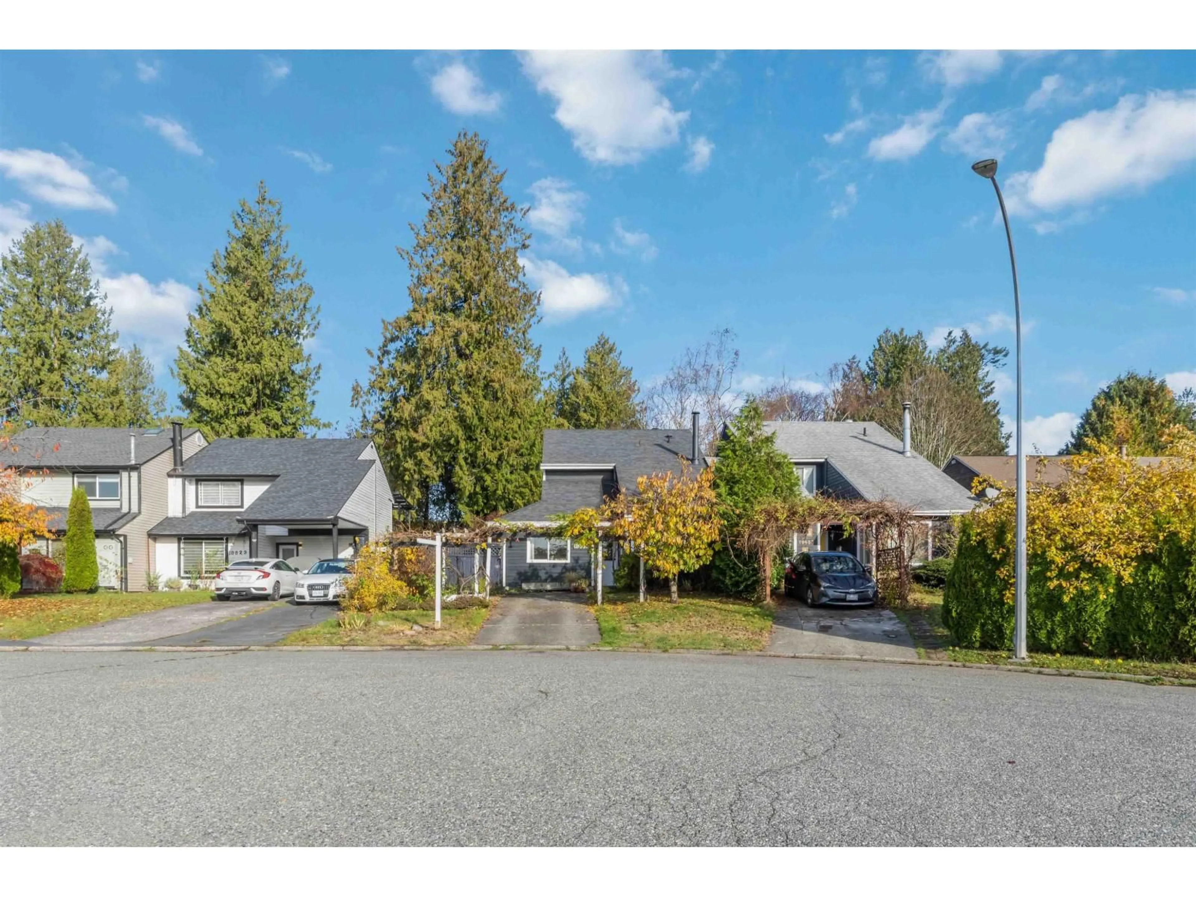 A pic from outside/outdoor area/front of a property/back of a property/a pic from drone, street for 19831 53A, Langley British Columbia V3A7B4