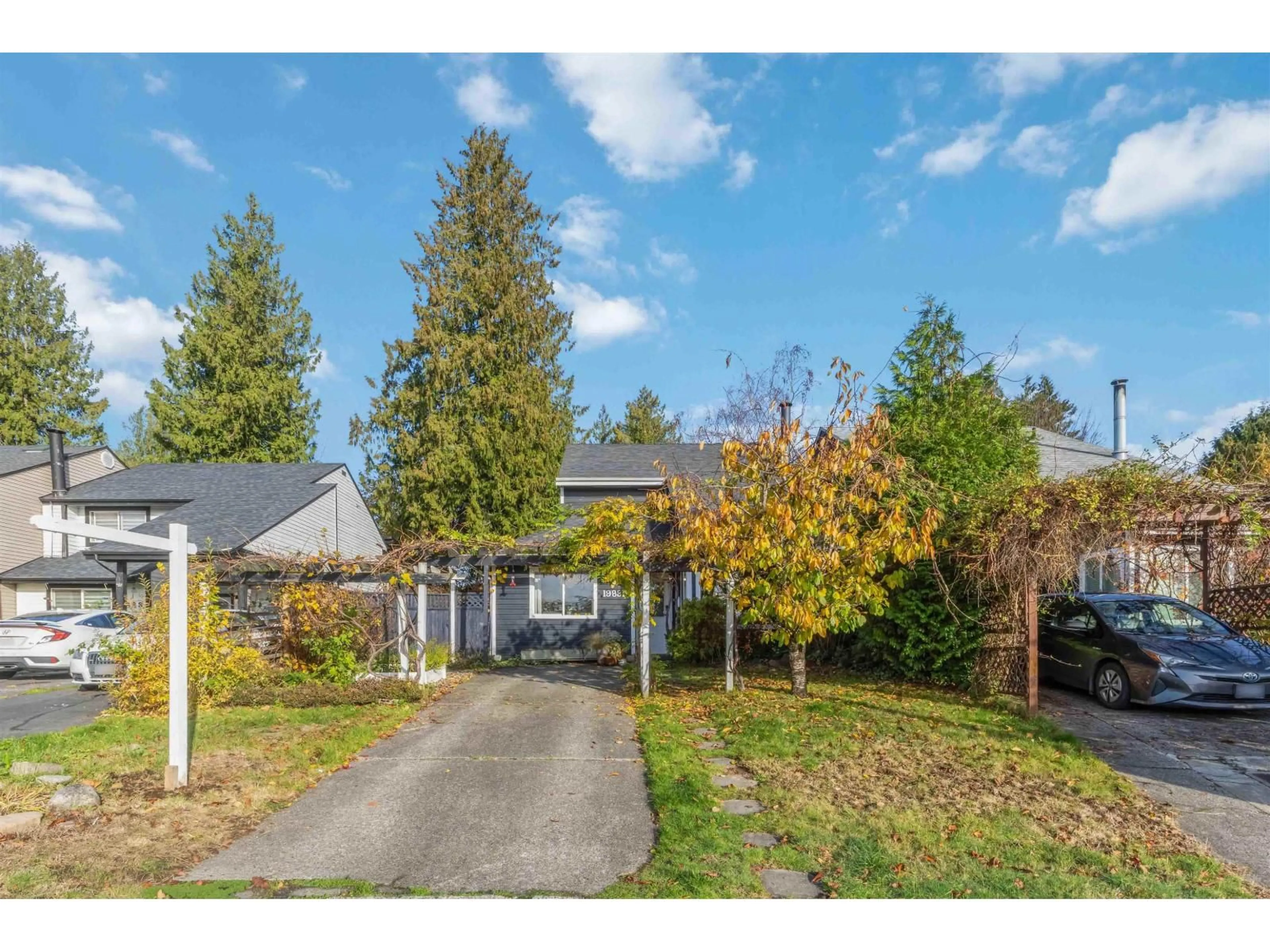 A pic from outside/outdoor area/front of a property/back of a property/a pic from drone, street for 19831 53A, Langley British Columbia V3A7B4
