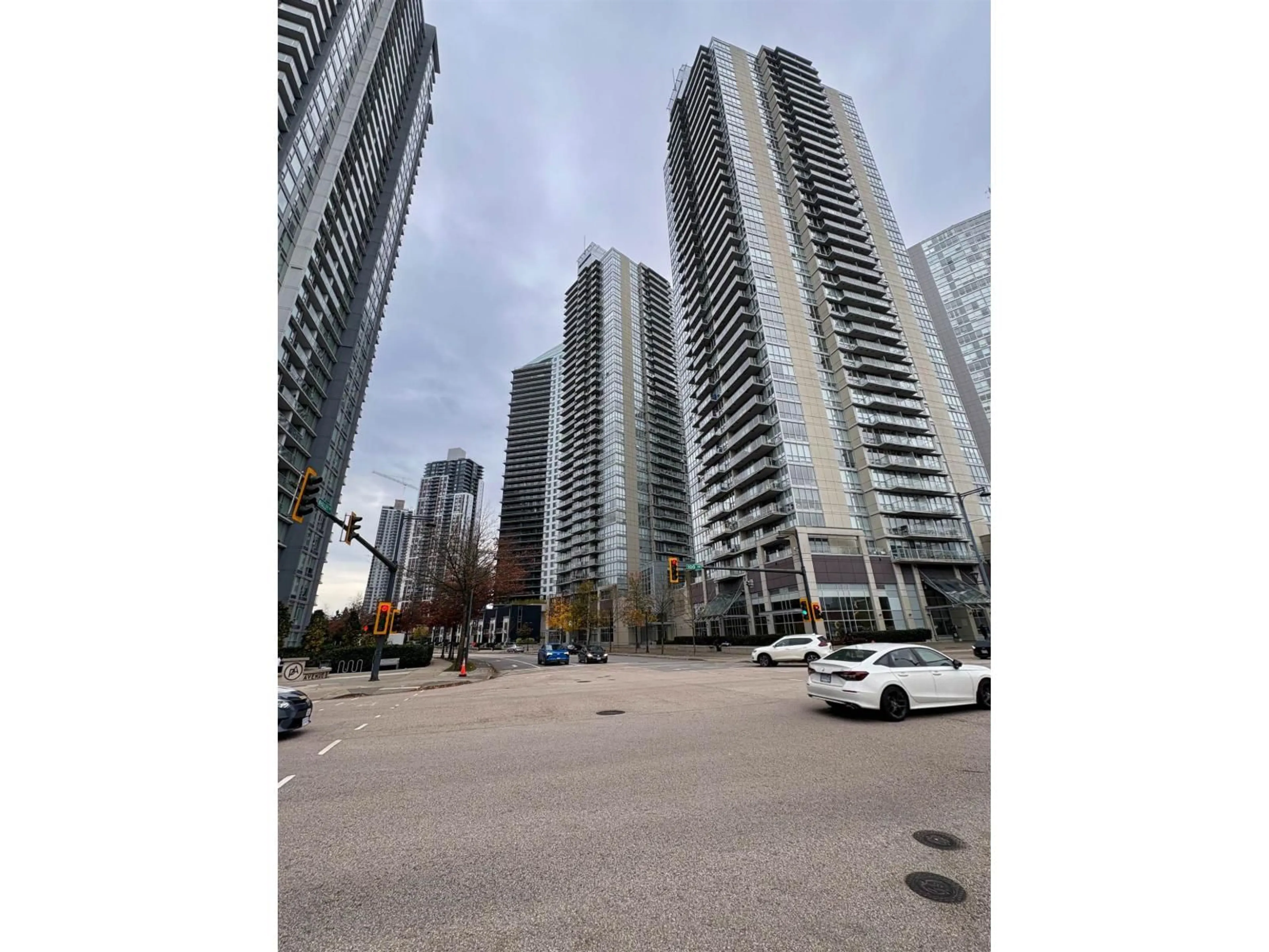 Blurry image for 2704 - 9981 WHALLEY BOULEVARD, Surrey British Columbia V3T0G6