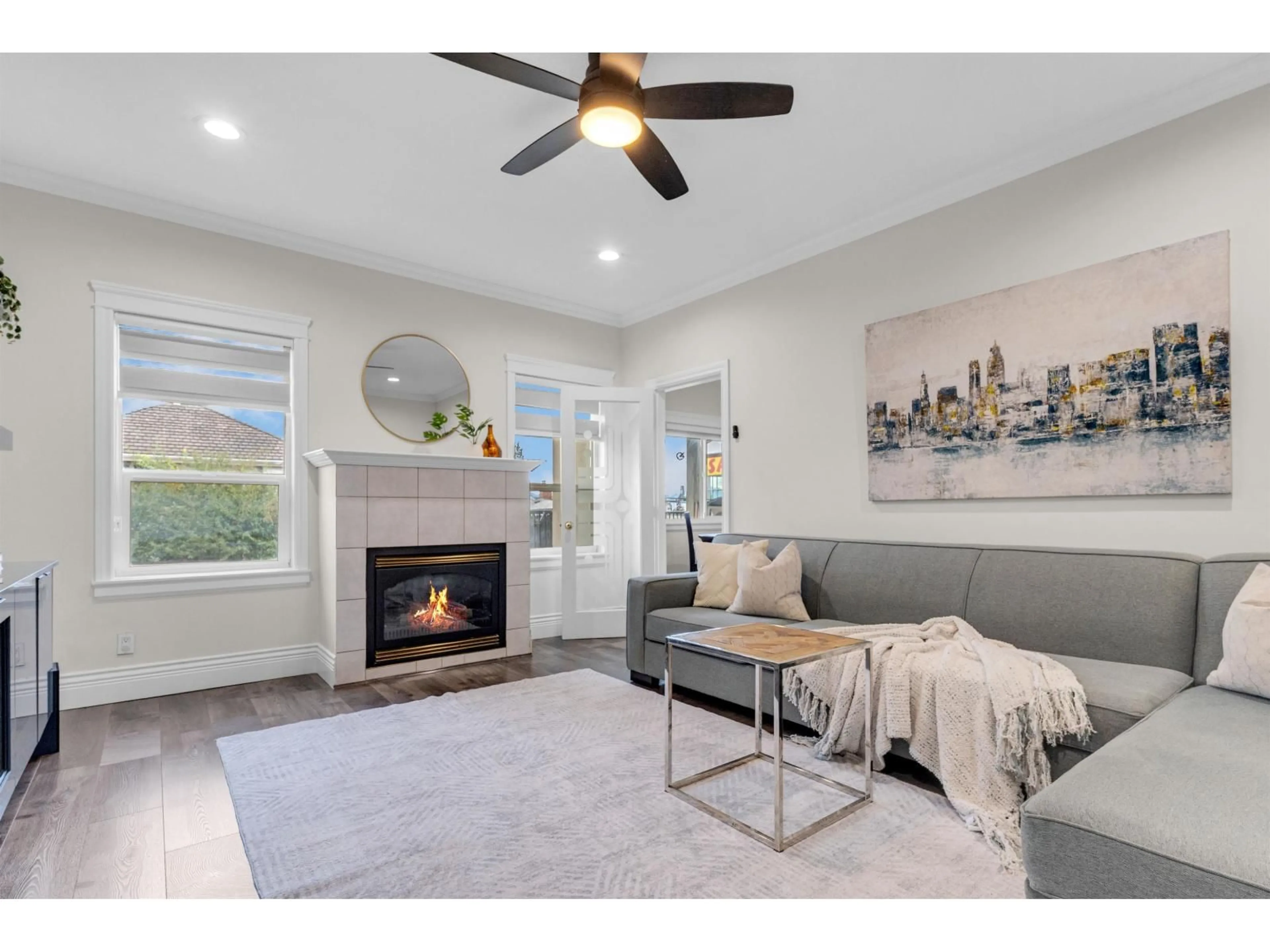 Living room with furniture, unknown for 13185 73 AVENUE, Surrey British Columbia V3W2R4