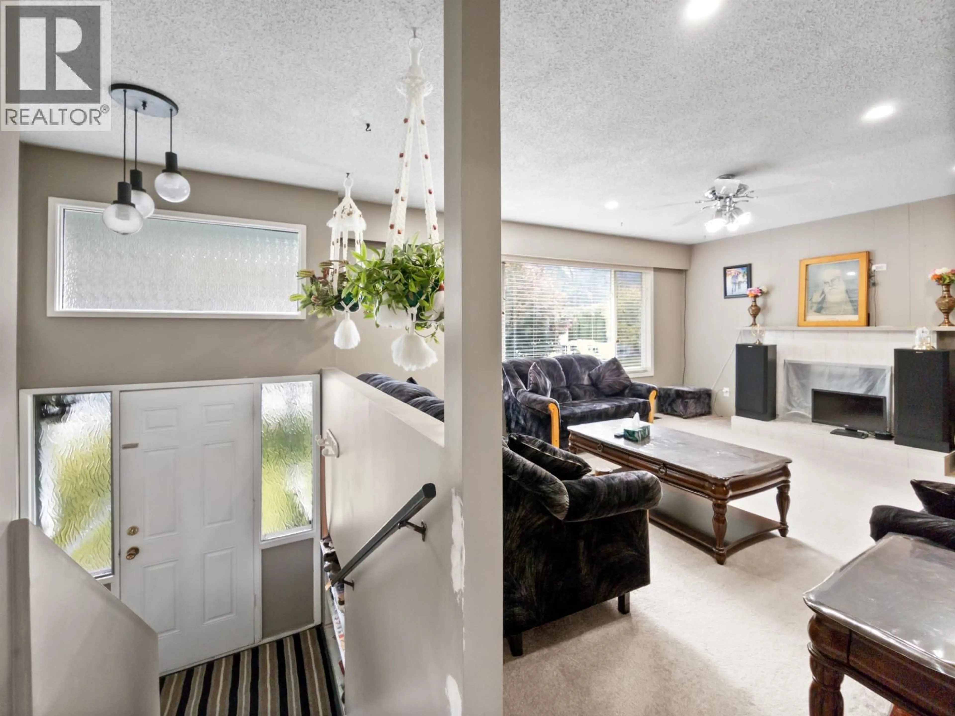 Unknown for 38143 HEMLOCK AVENUE, Squamish British Columbia V8B0X6