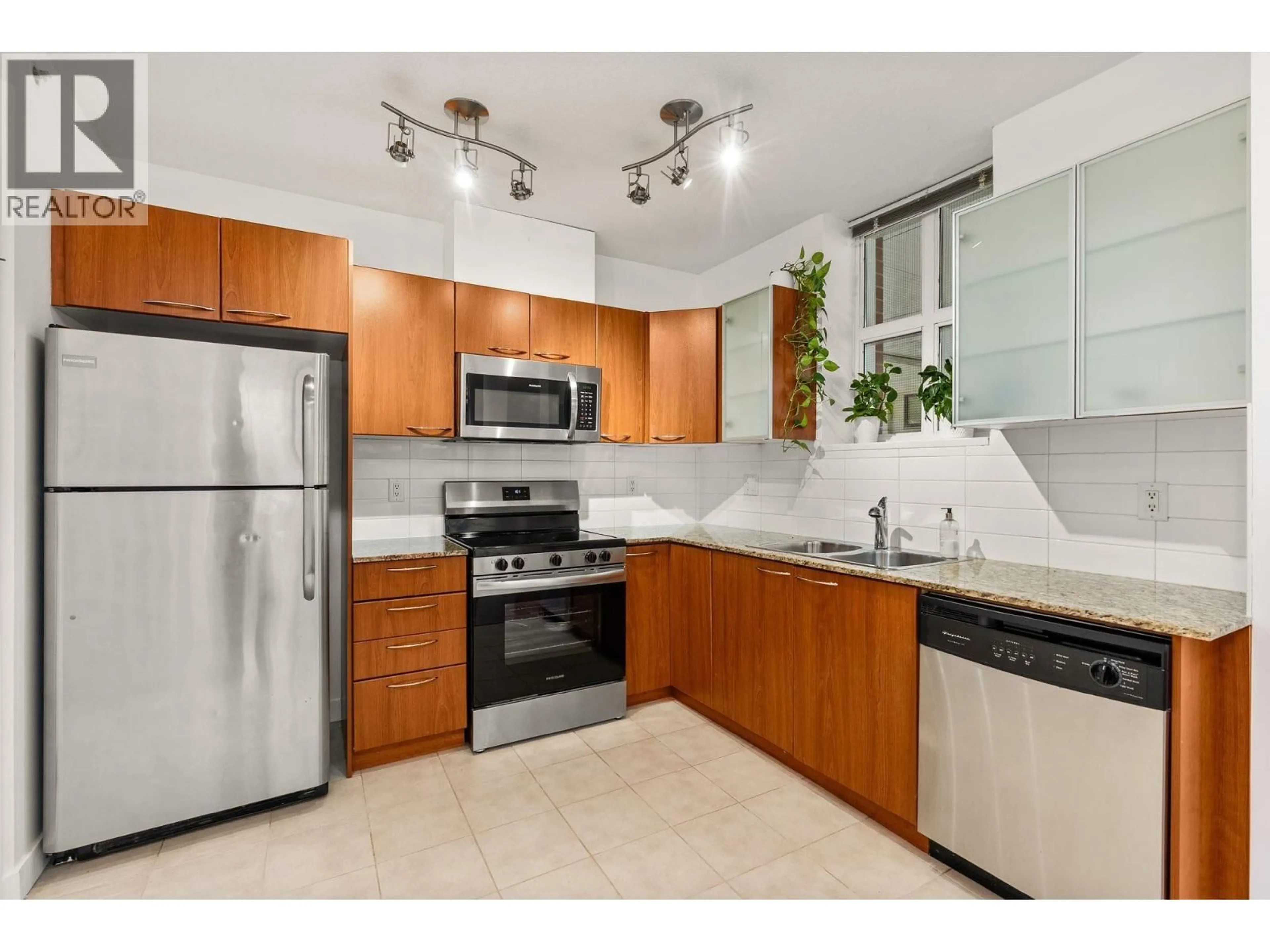 Standard kitchen, ceramic/tile floor for 1468 CEDAR COTTAGE MEWS, Vancouver British Columbia V5N5Z1