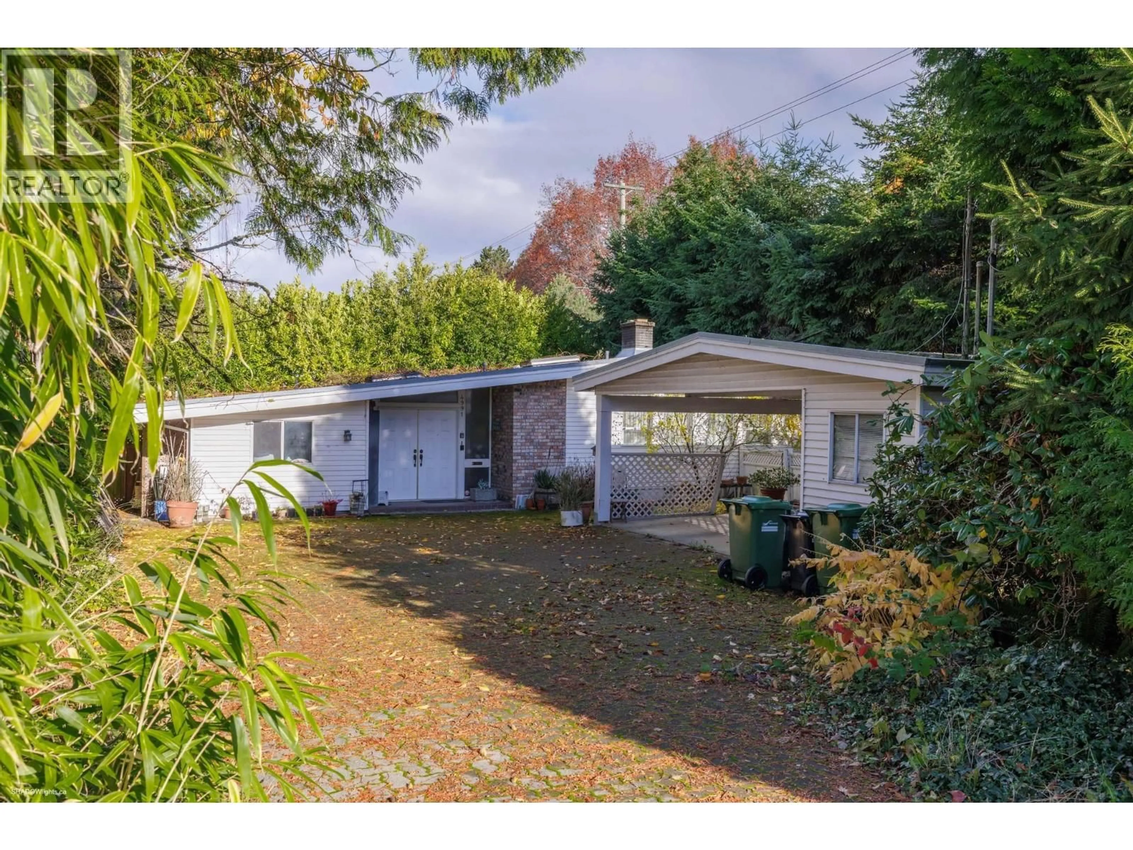 A pic from outside/outdoor area/front of a property/back of a property/a pic from drone, street for 4991 WESTMINSTER HIGHWAY, Richmond British Columbia V7C1B7
