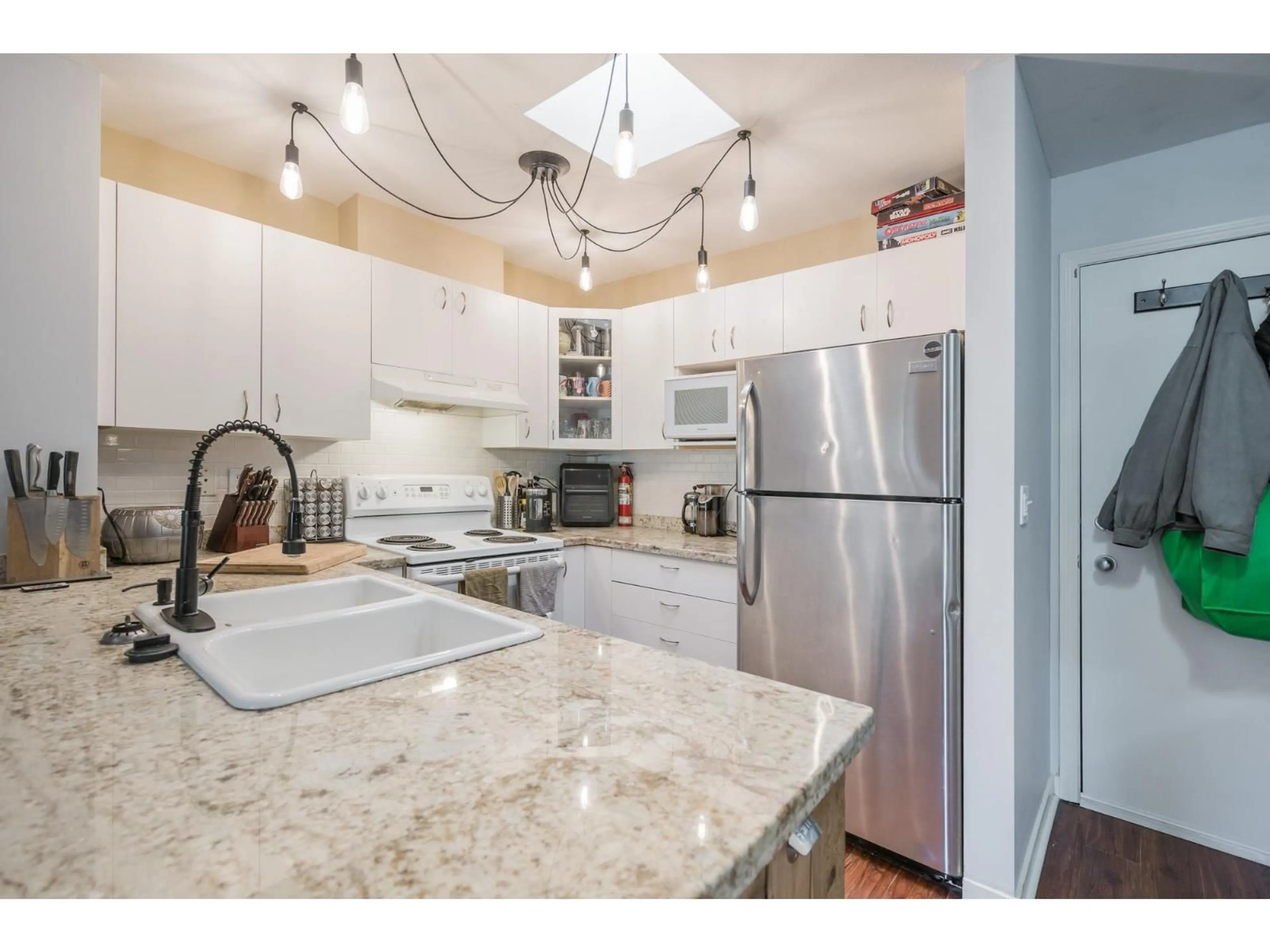 Standard kitchen, ceramic/tile floor for 415 - 6359 198, Langley British Columbia V2Y2E3