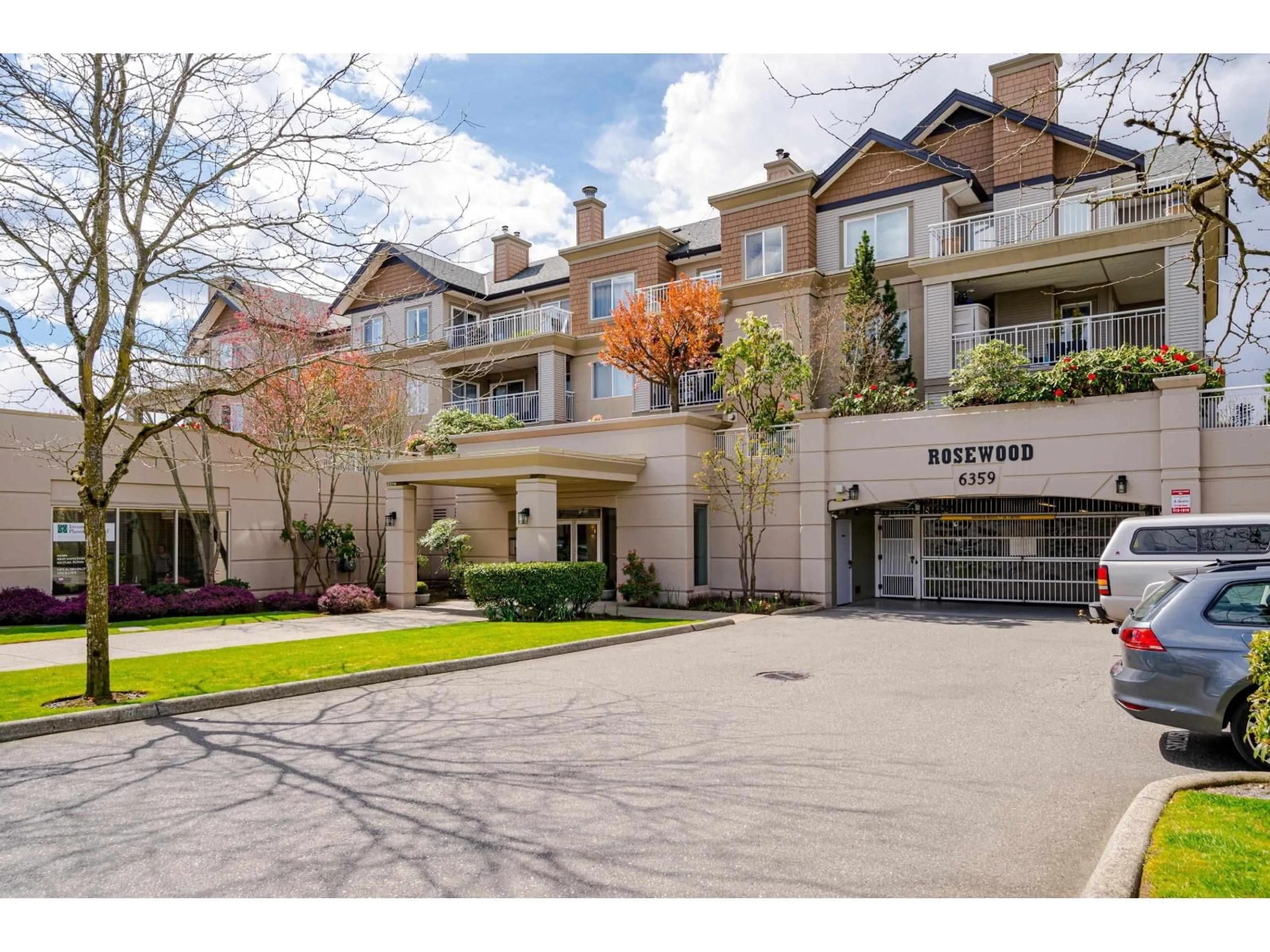 Indoor foyer for 415 - 6359 198, Langley British Columbia V2Y2E3