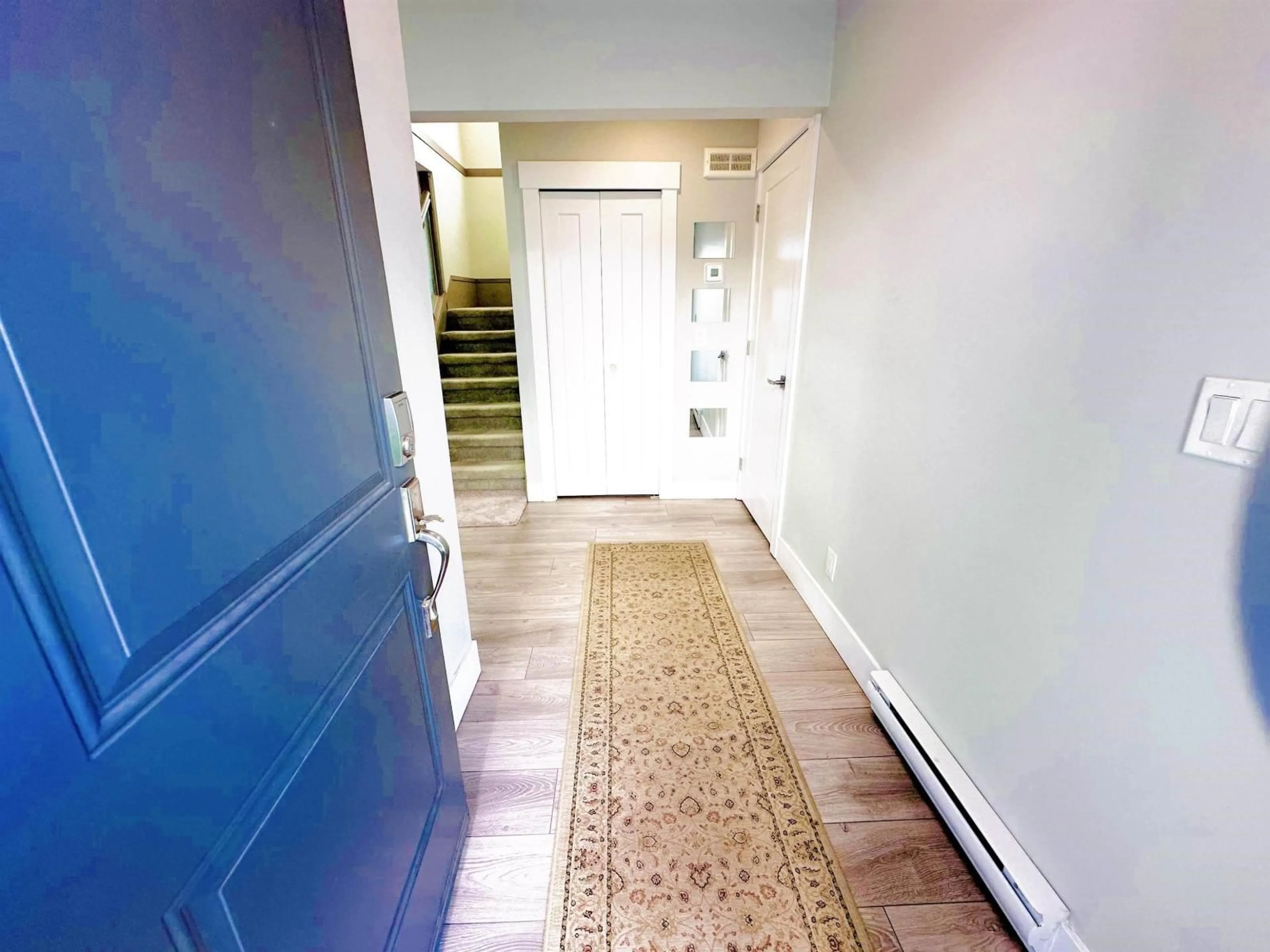 Indoor entryway for 12960 74 AVENUE, Surrey British Columbia V3W7J8