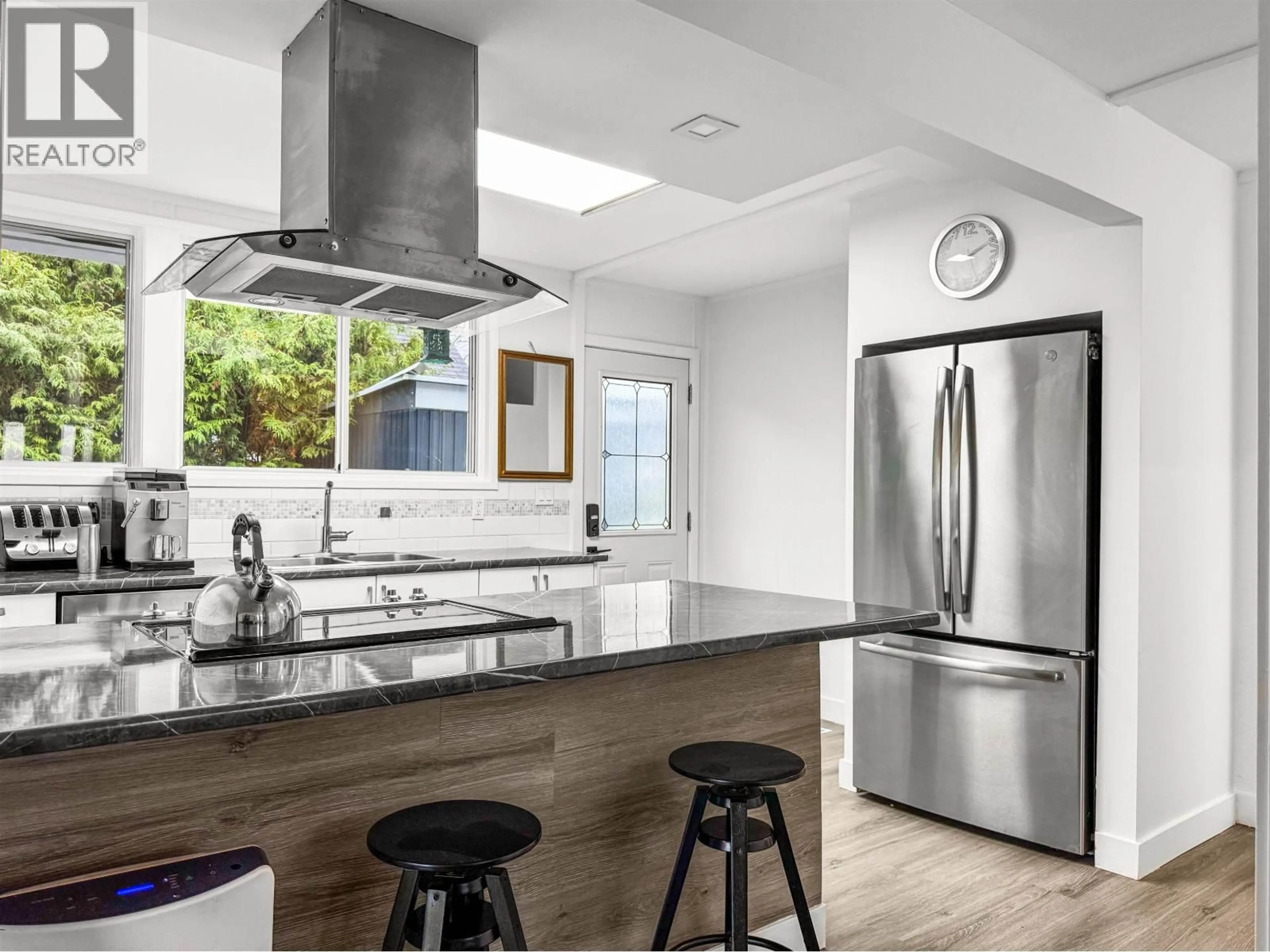 Contemporary kitchen, unknown for 87 SWALLOW STREET, Kitimat British Columbia V8C1K6