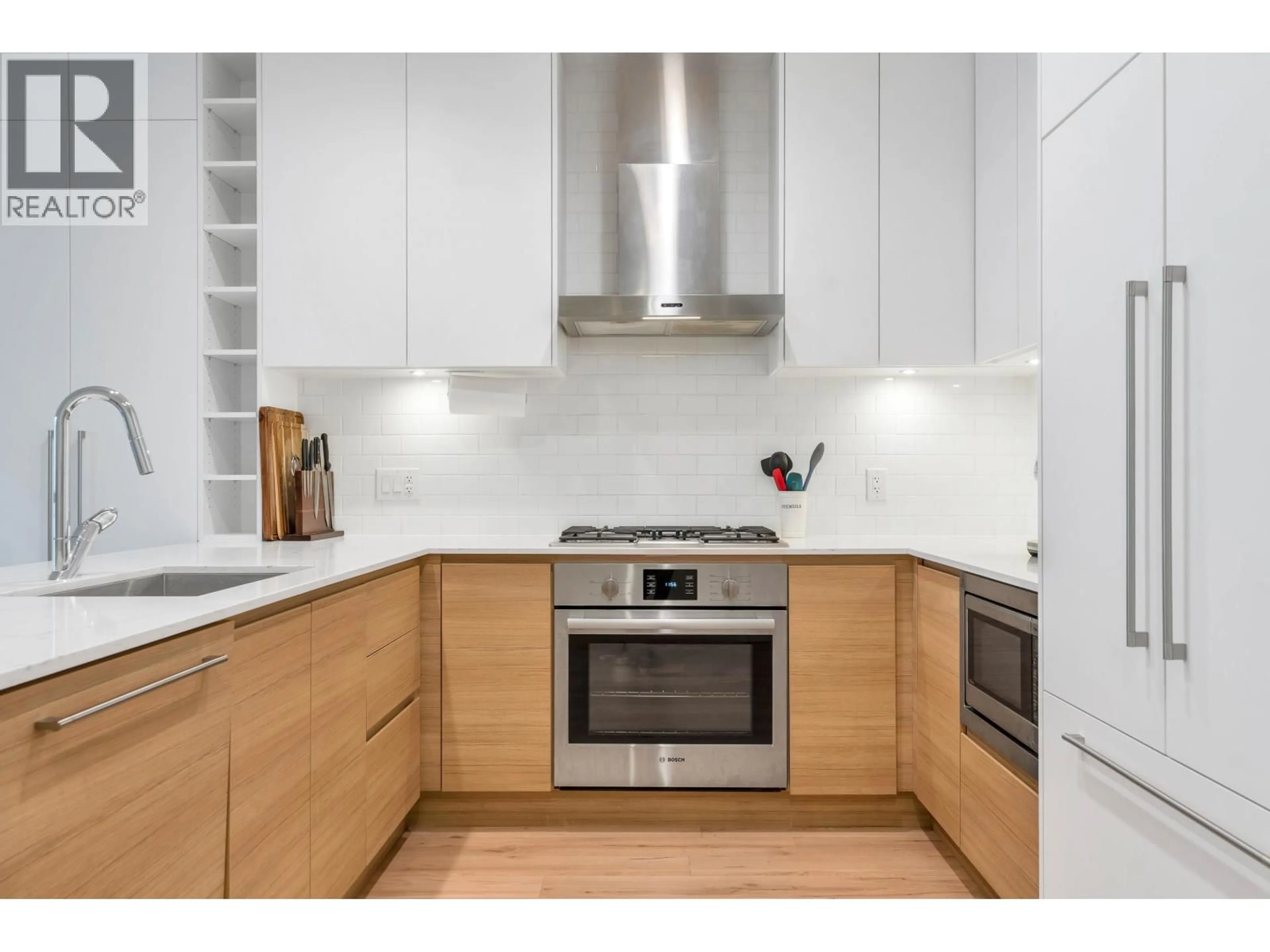Standard kitchen, wood/laminate floor for 623 - 3131 MURRAY STREET STREET, Port Moody British Columbia V3H0L9