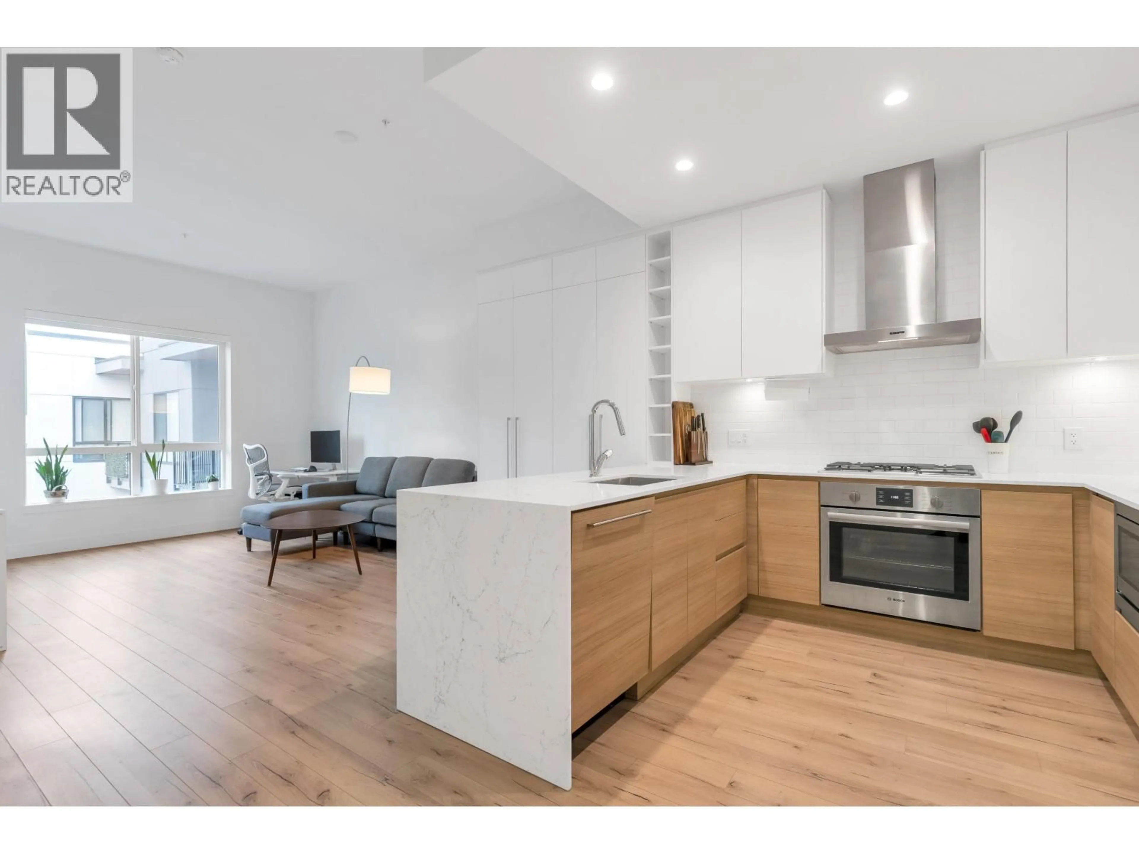 Open concept kitchen, wood/laminate floor for 623 - 3131 MURRAY STREET STREET, Port Moody British Columbia V3H0L9