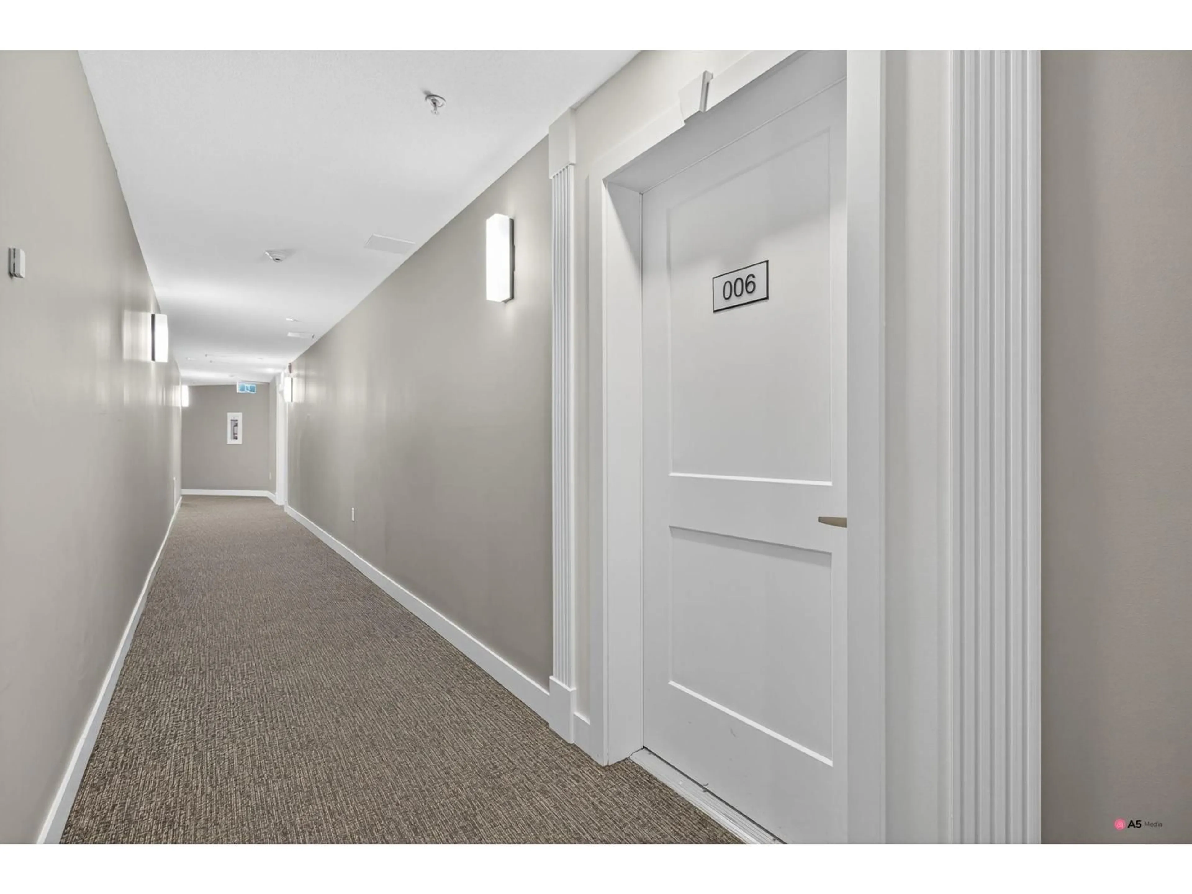 Indoor foyer for 6 - 11077 RAVINE, Surrey British Columbia V3T0R7