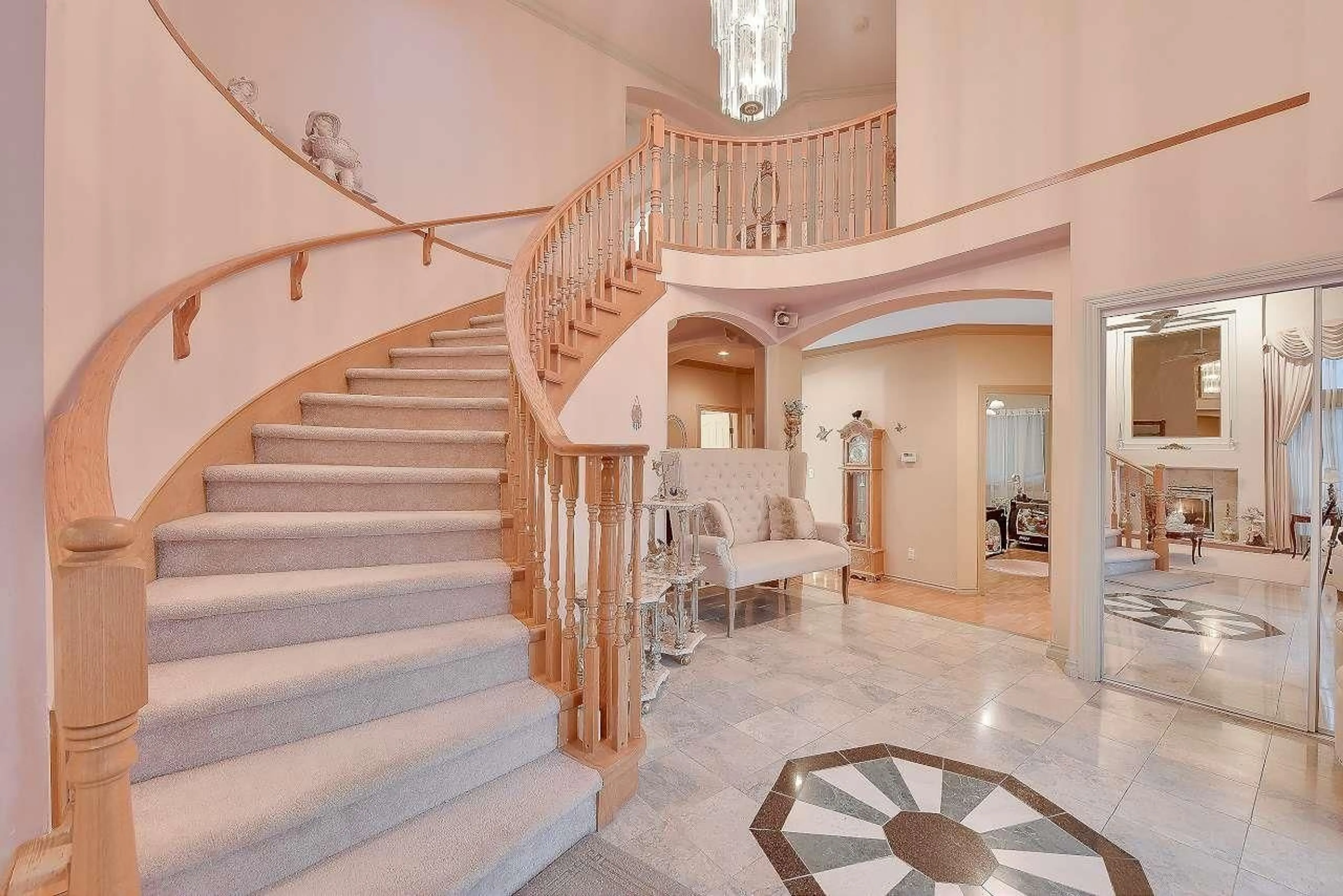 Indoor foyer for 14958 83A, Surrey British Columbia V3S7S2