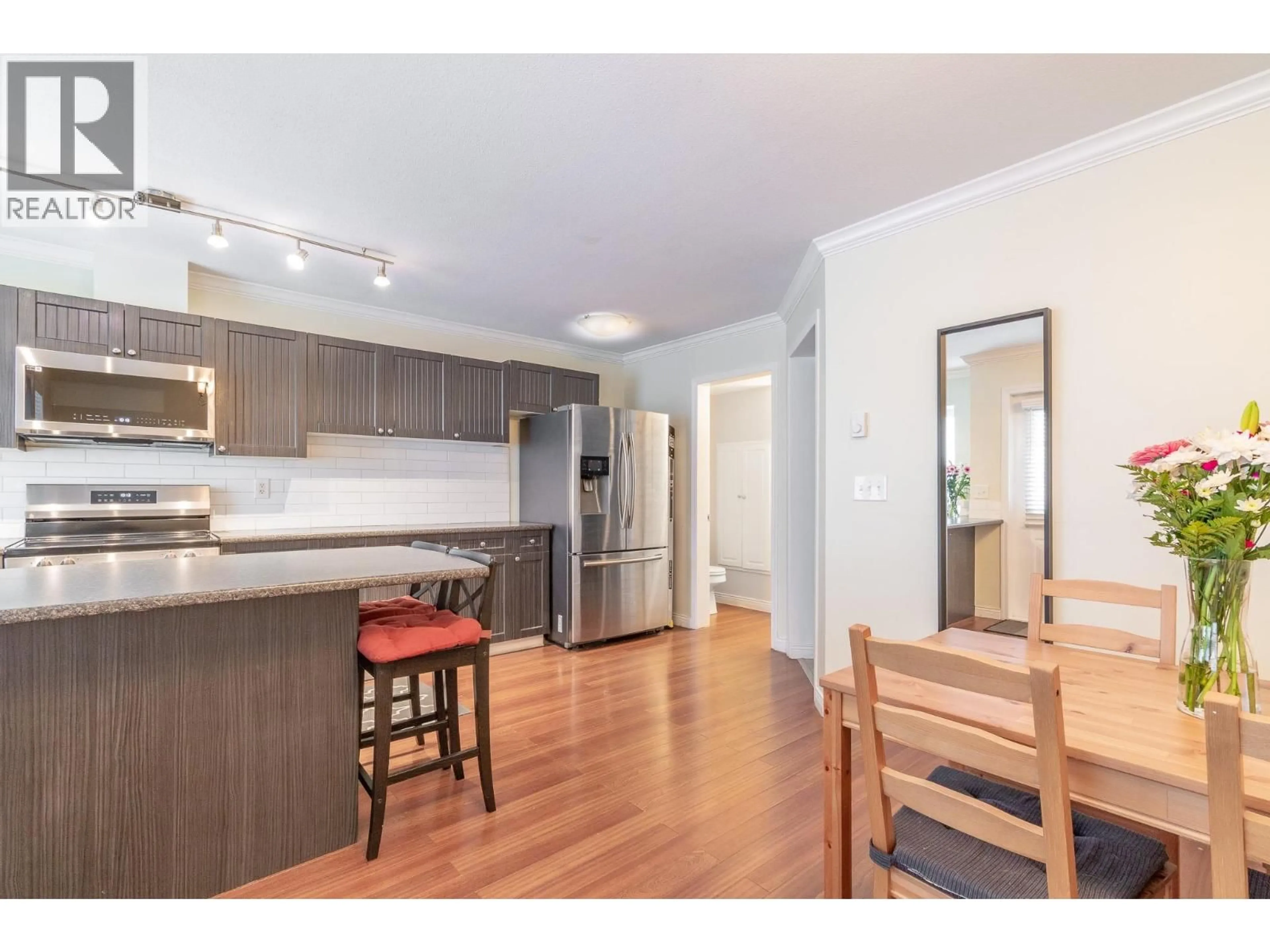 Open concept kitchen, wood/laminate floor for 28 - 23560 119 AVENUE, Maple Ridge British Columbia V4R2P5