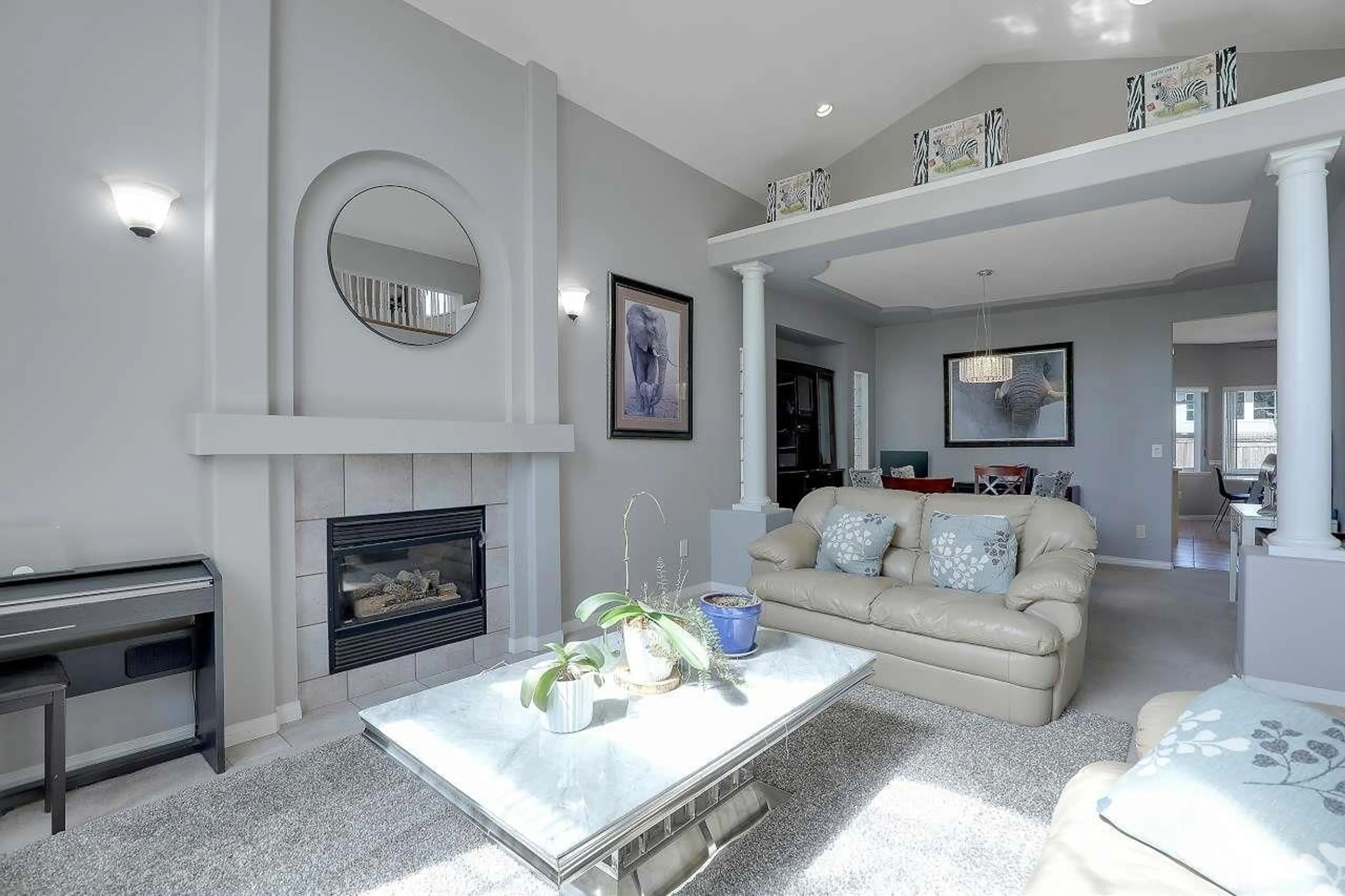 Living room with furniture, unknown for 16865 80, Surrey British Columbia V4N4Y8