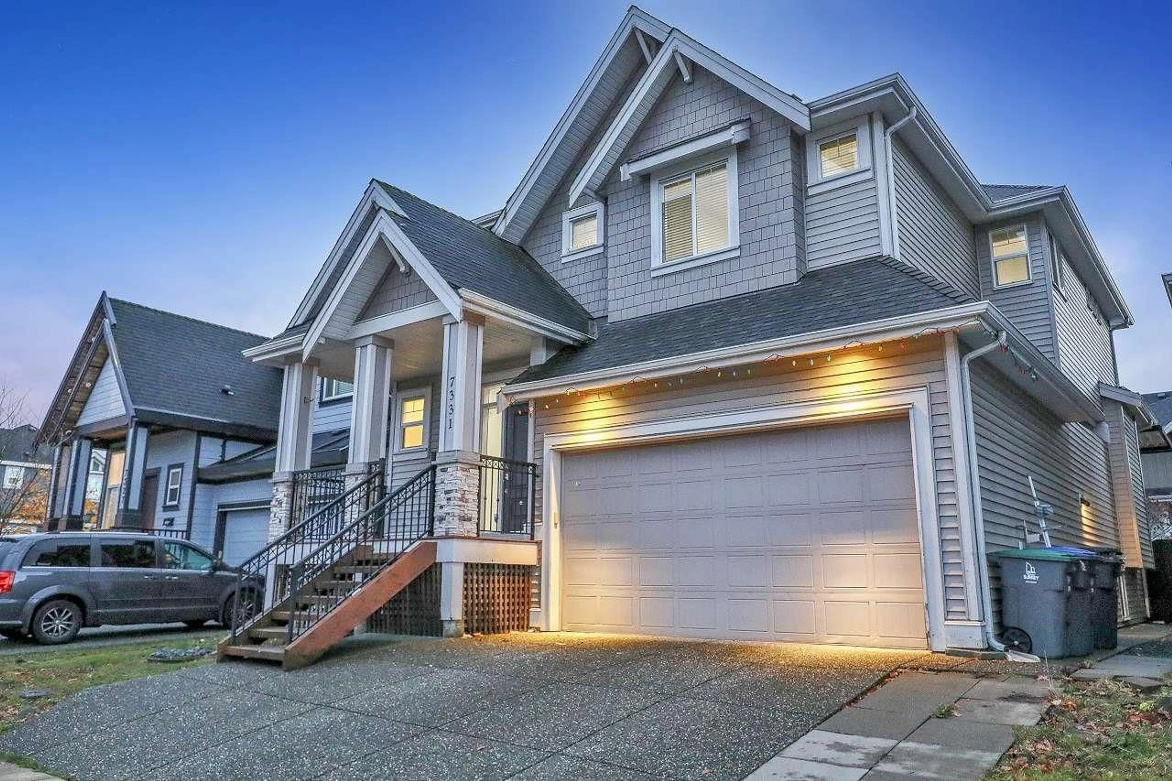 Home with vinyl exterior material, street for 7331 196, Surrey British Columbia V4N3E8