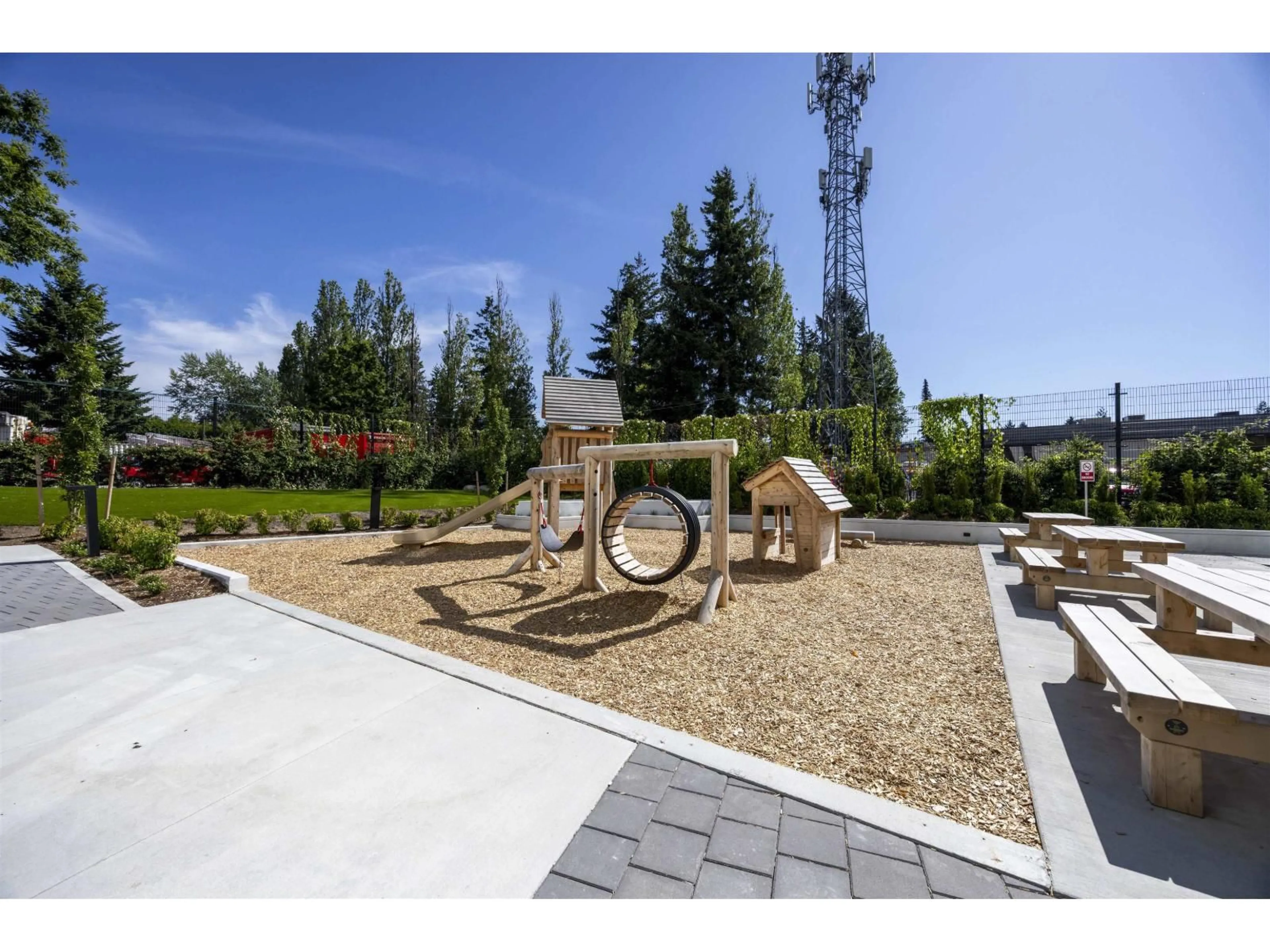 Patio, mountain view for 1204 - 10428 WHALLEY BOULEVARD, Surrey British Columbia V3T0W2