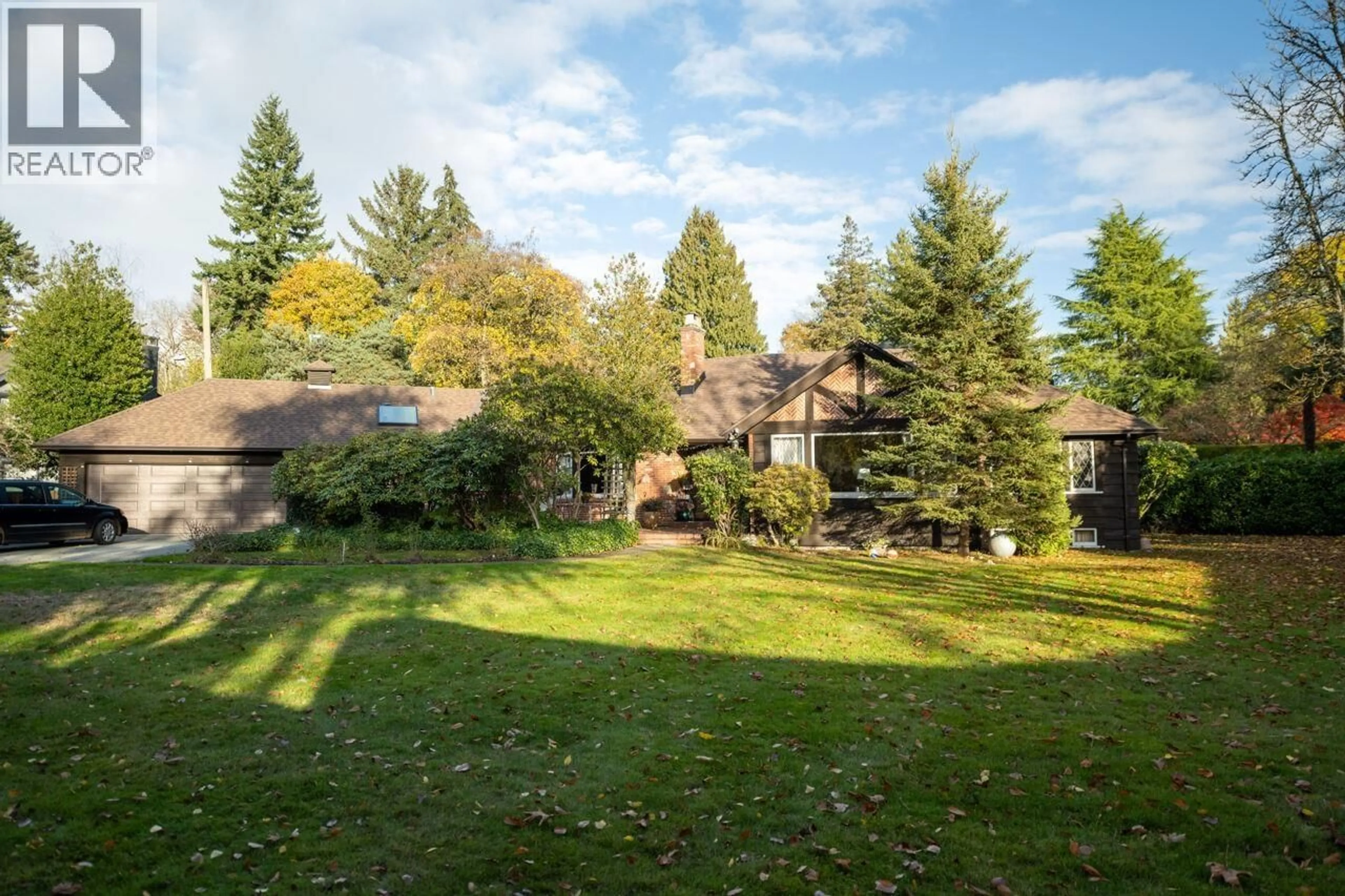 A pic from outside/outdoor area/front of a property/back of a property/a pic from drone, forest/trees view for 6476 ADERA STREET, Vancouver British Columbia V6M3J8