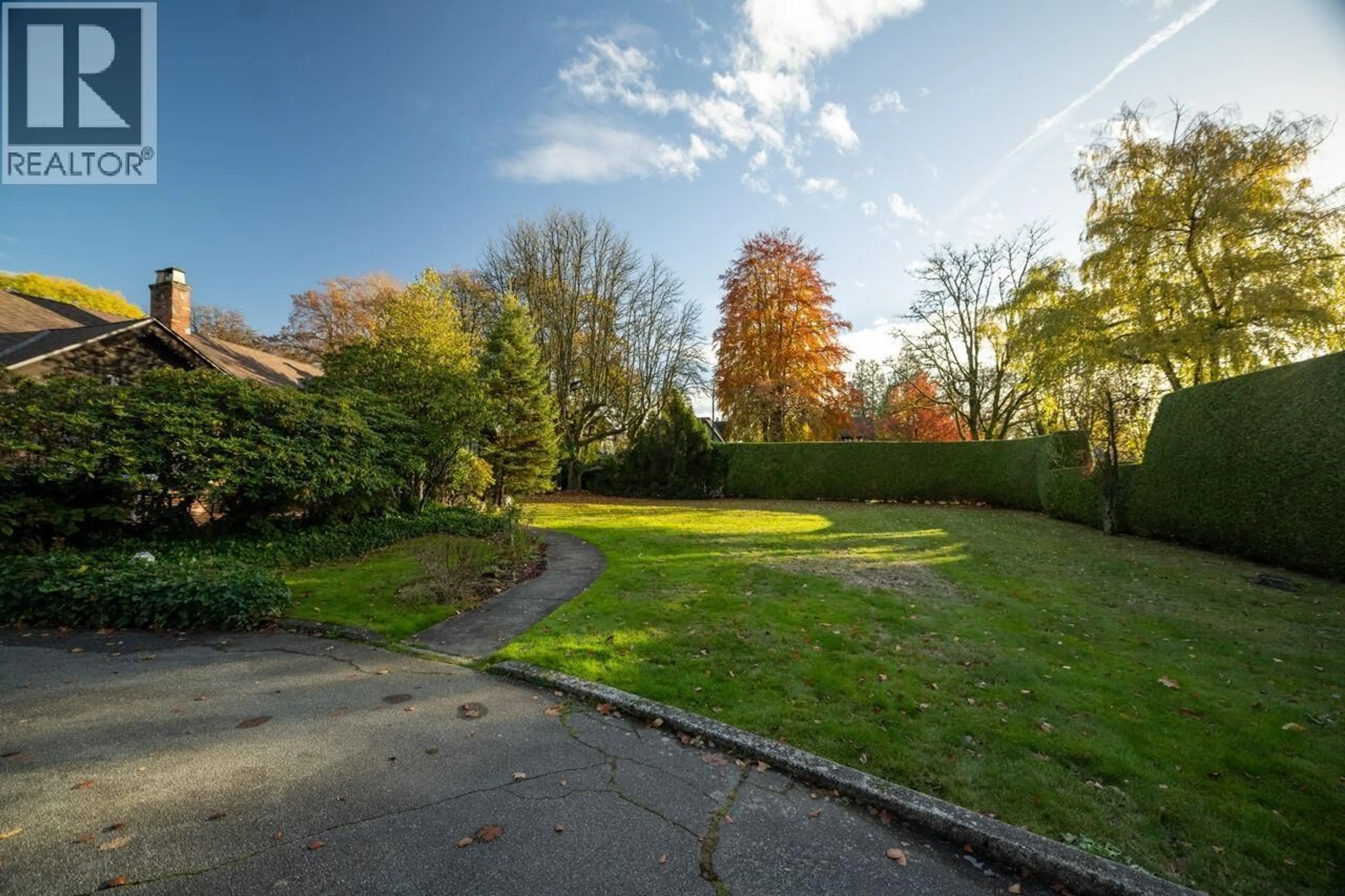 A pic from outside/outdoor area/front of a property/back of a property/a pic from drone, forest/trees view for 6476 ADERA STREET, Vancouver British Columbia V6M3J8