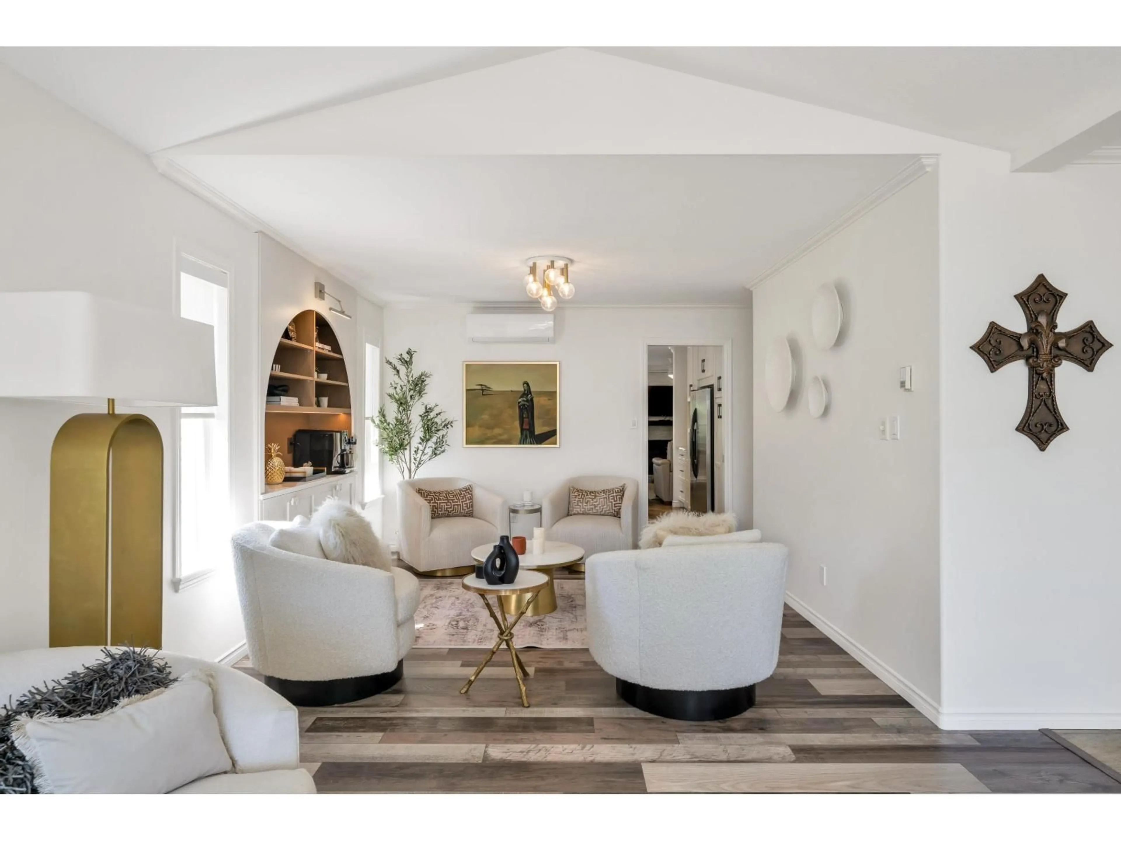 Living room with furniture, ceramic/tile floor for 25 - 32250 DOWNES, Abbotsford British Columbia V4X2R1