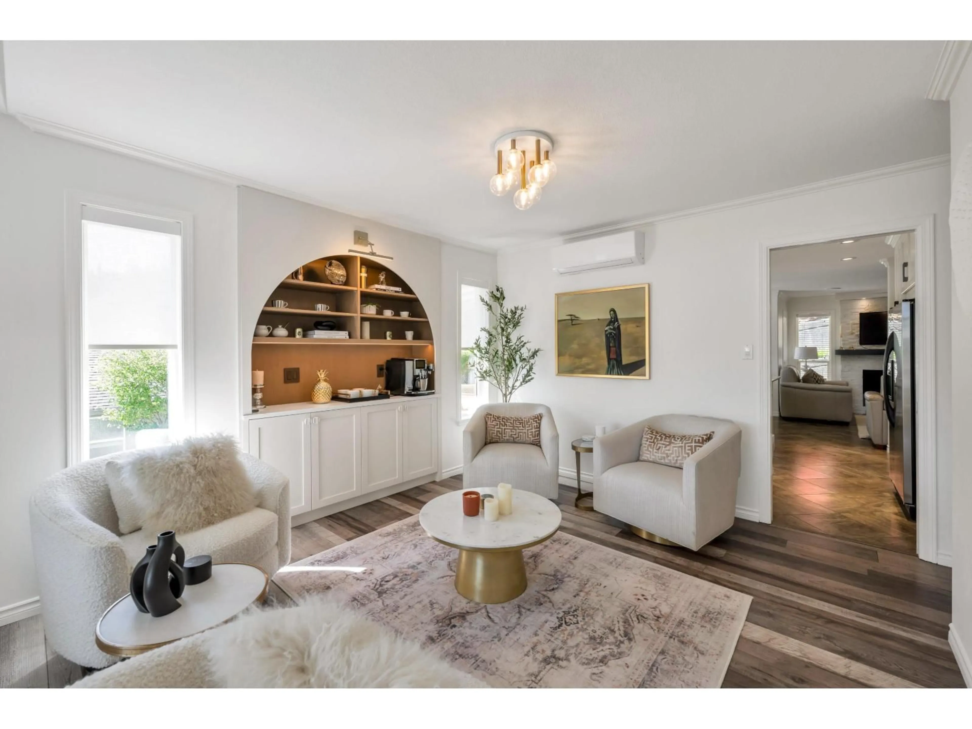 Living room with furniture, wood/laminate floor for 25 - 32250 DOWNES, Abbotsford British Columbia V4X2R1