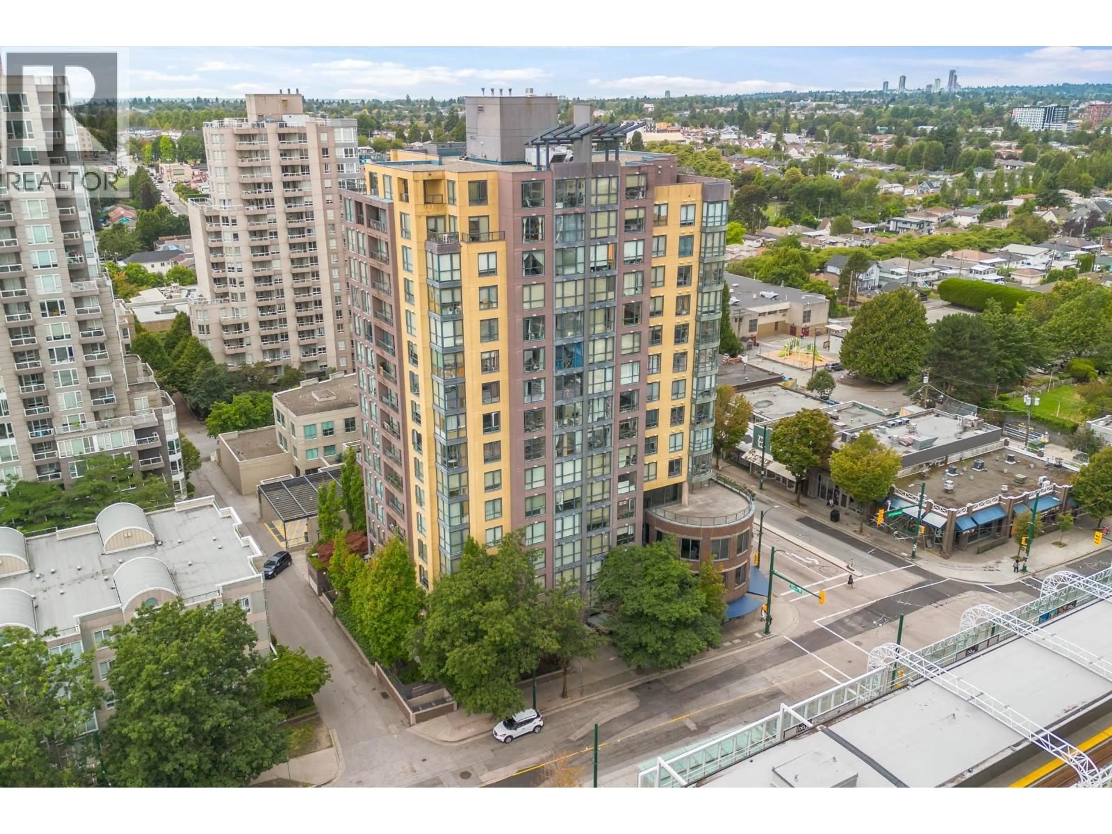 A pic from outside/outdoor area/front of a property/back of a property/a pic from drone, city buildings view from balcony for 803 - 3438 VANNESS AVENUE, Vancouver British Columbia V5R6E7