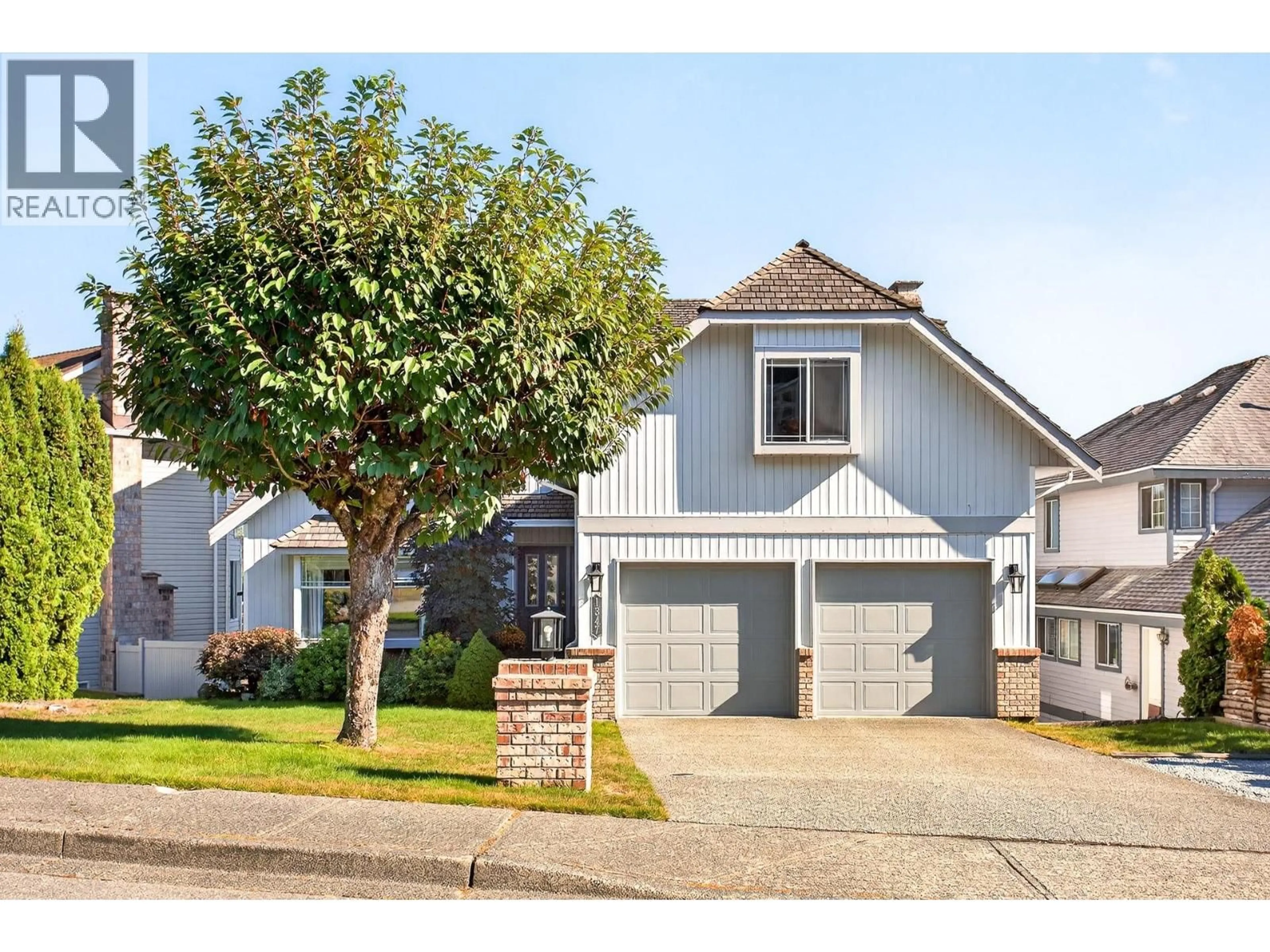 Home with vinyl exterior material, street for 1347 NAPIER PLACE, Coquitlam British Columbia V3B7A3
