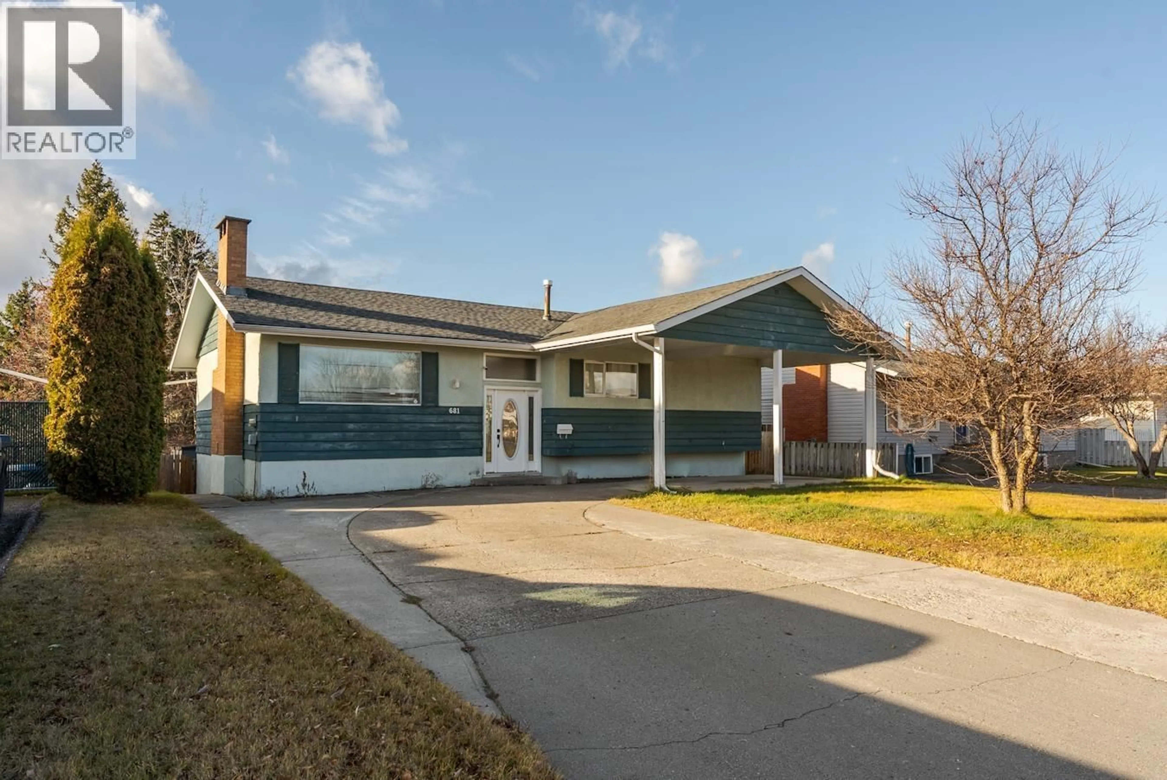 Home with vinyl exterior material, street for 681 VEDDER CRESCENT, Prince George British Columbia V2M3T1