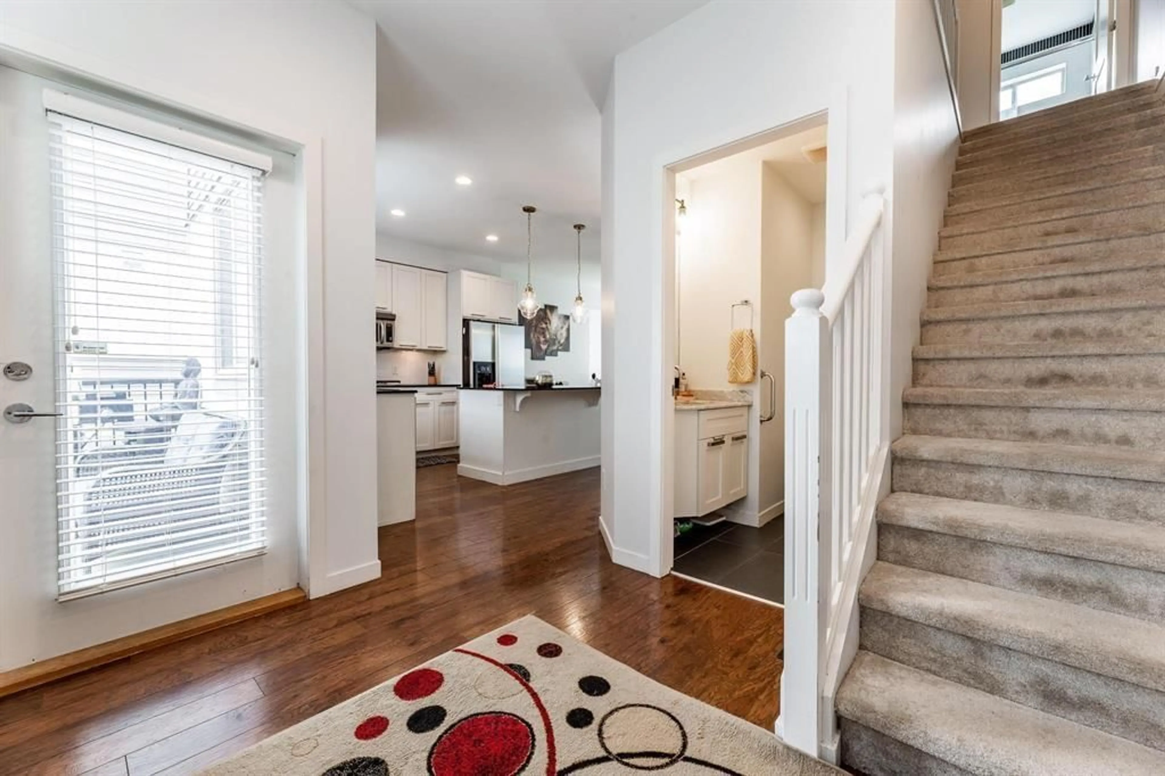 Indoor entryway for 13 - 34248 KING, Abbotsford British Columbia V2S0B1