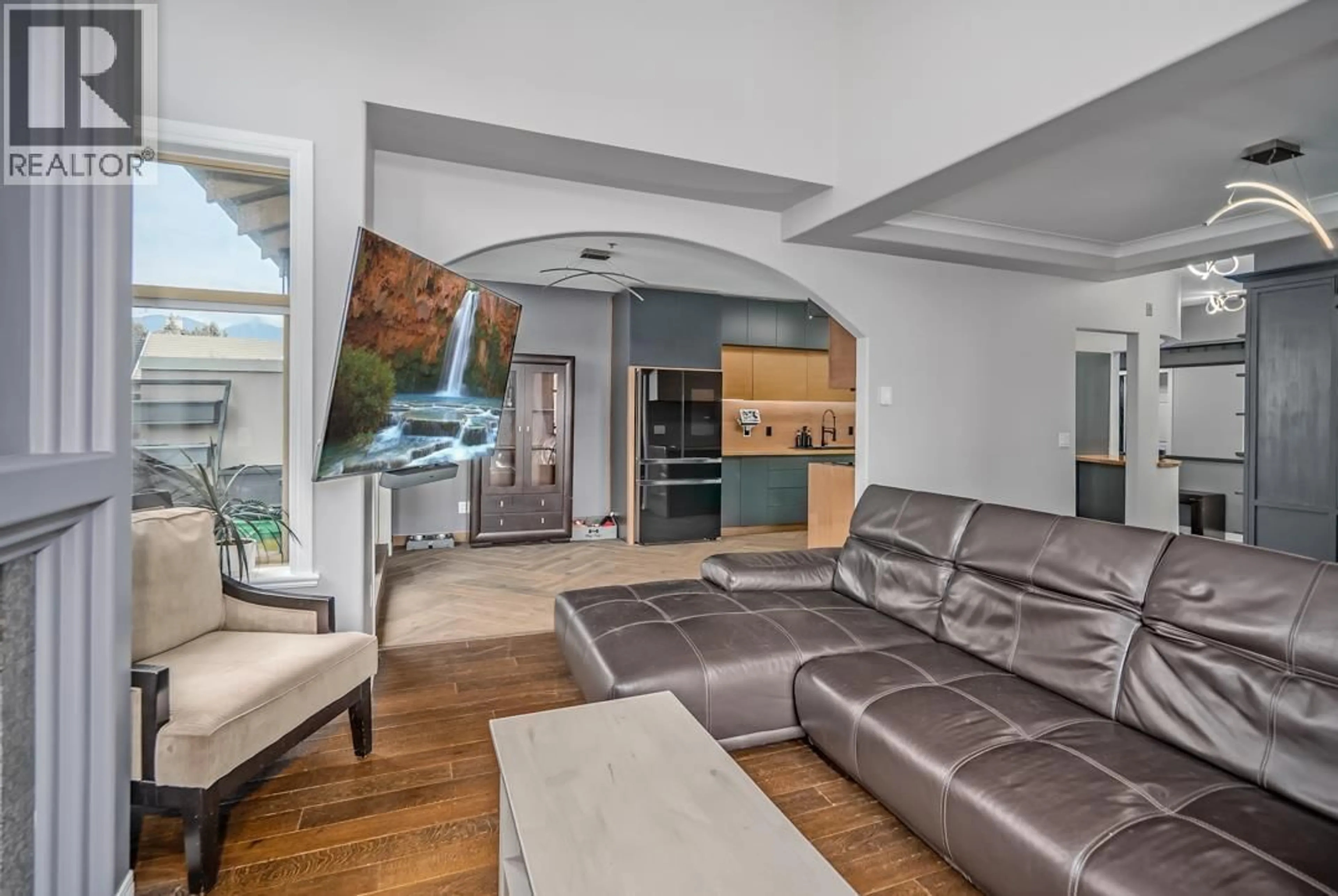 Living room with furniture, unknown for 405 - 3176 PLATEAU BOULEVARD, Coquitlam British Columbia V3E3J2