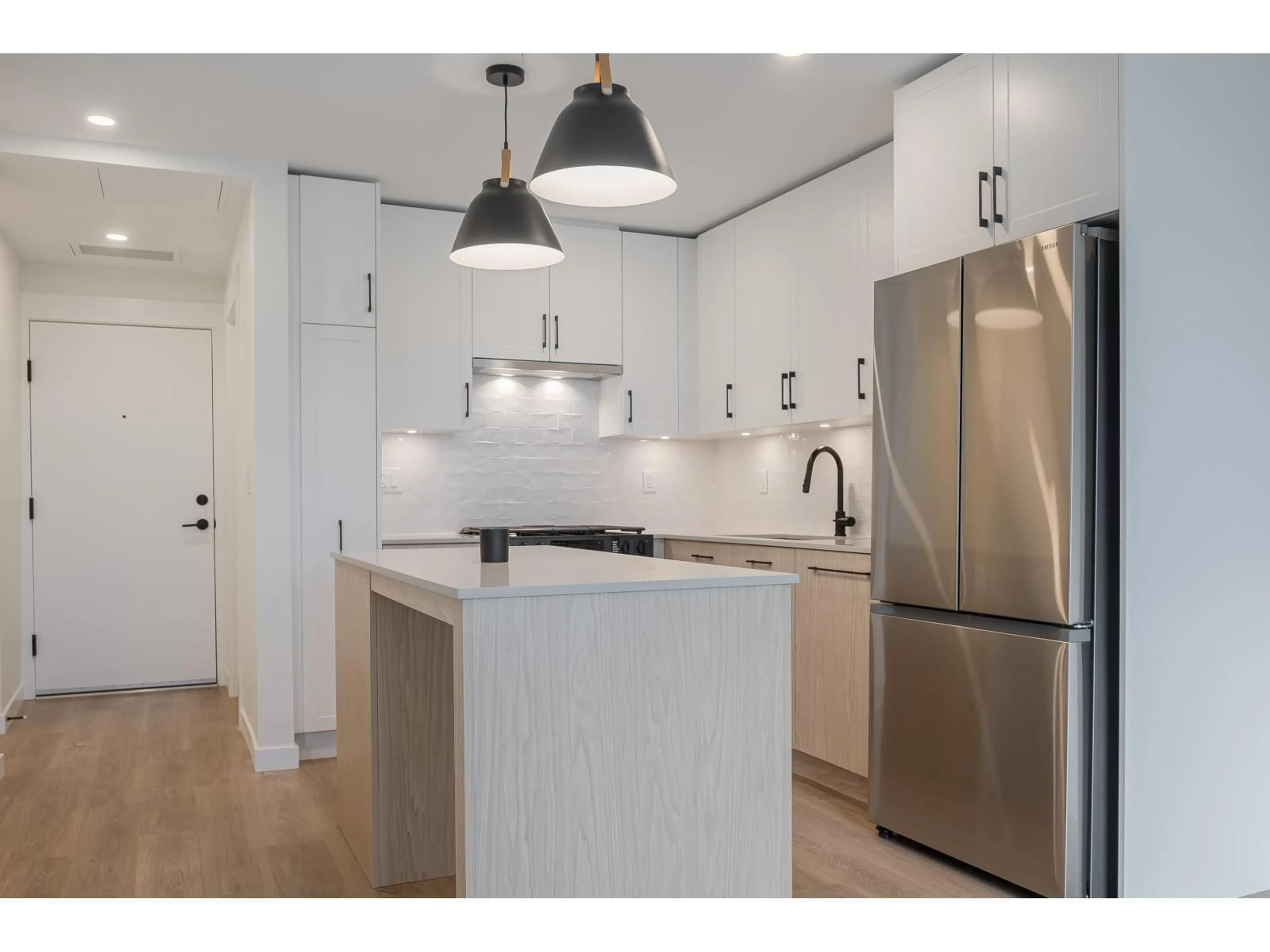 Open concept kitchen, unknown for 414 - 27218 ALDERGROVE TOWN CENTER, Langley British Columbia V4W0E4