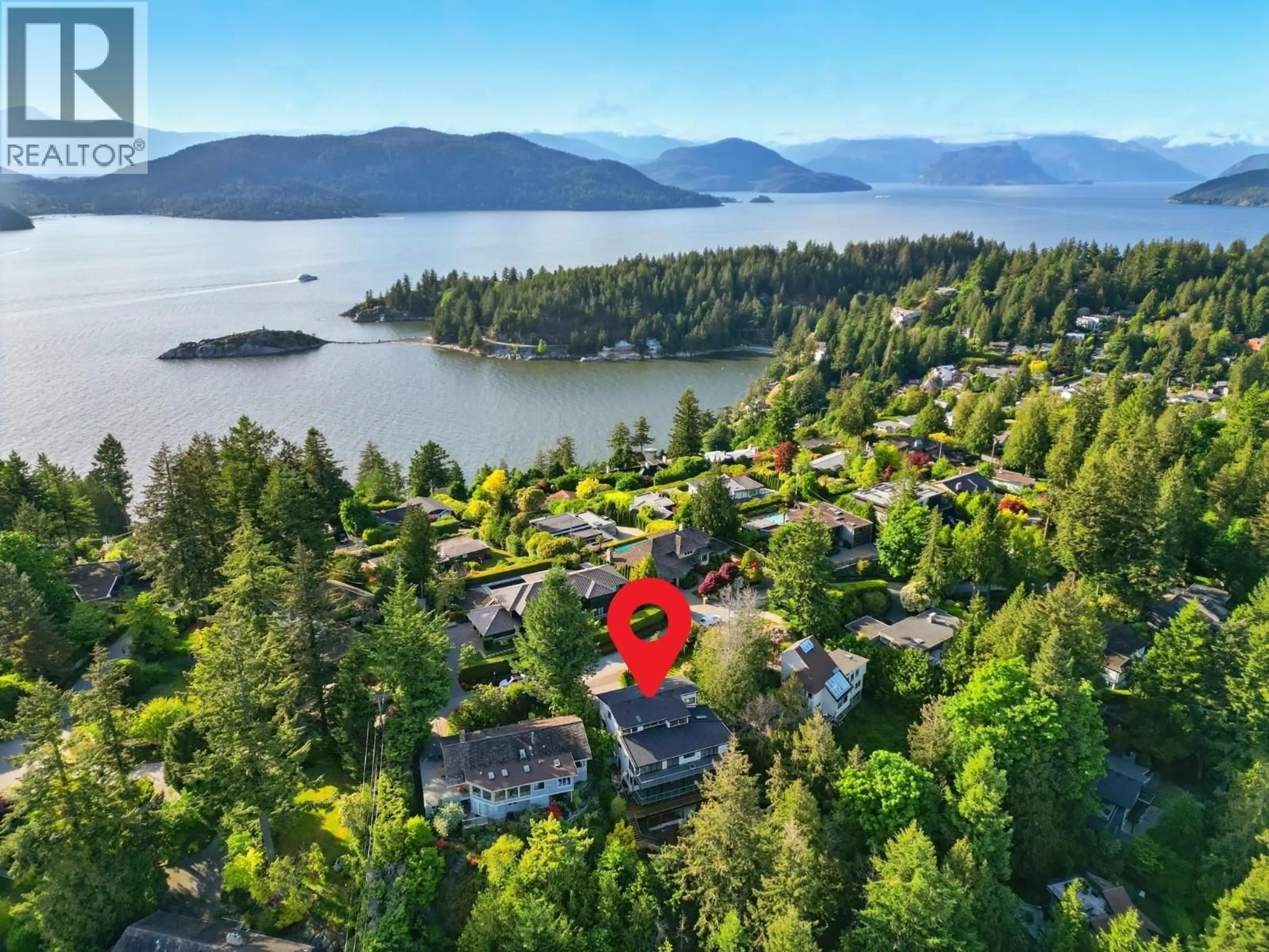 A pic from outside/outdoor area/front of a property/back of a property/a pic from drone, water/lake/river/ocean view for 6230 SUMMIT AVENUE, West Vancouver British Columbia V7W1Y2