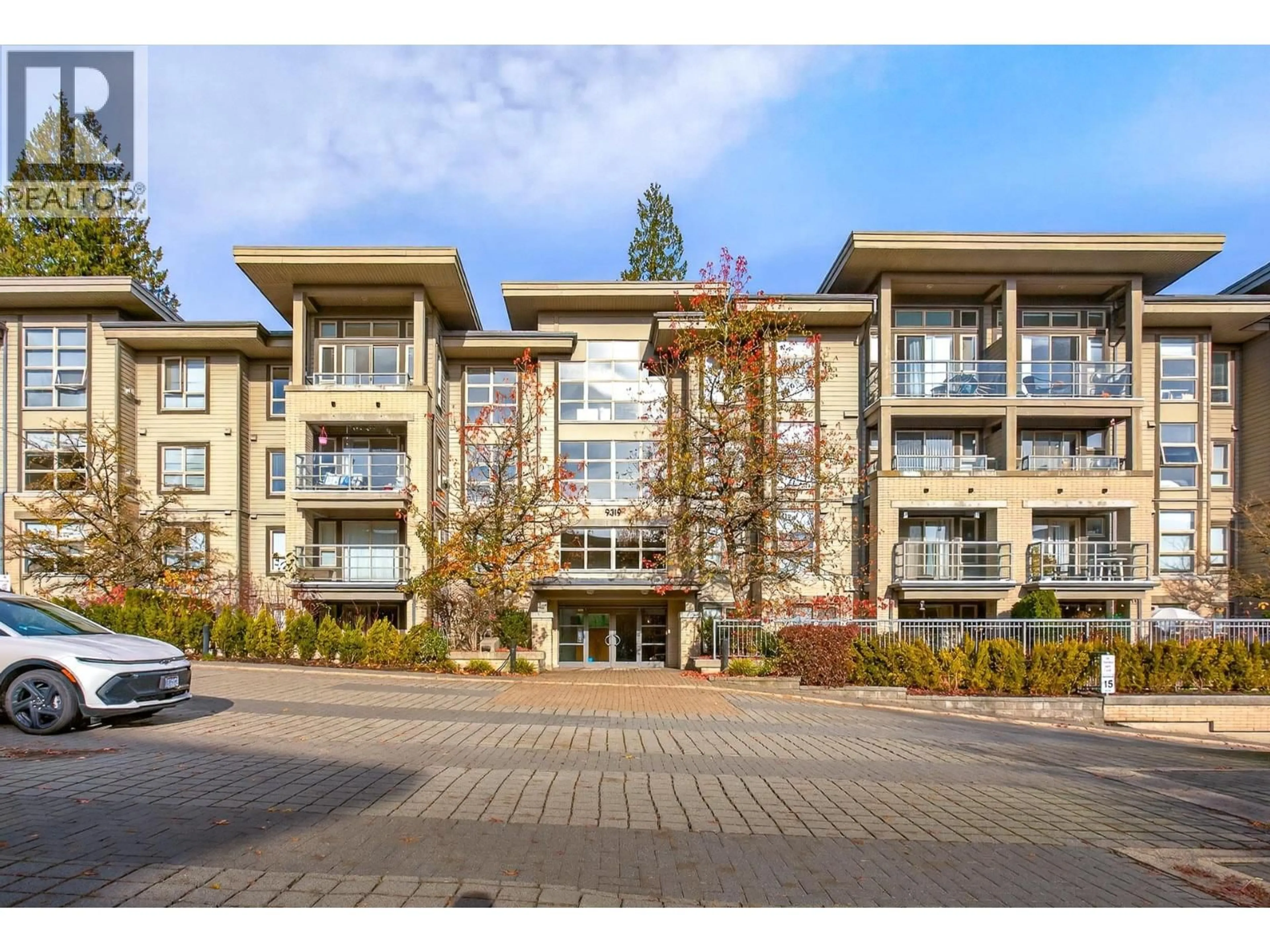 Unknown for 310 - 9319 UNIVERSITY CRESCENT, Burnaby British Columbia V5A4Y5