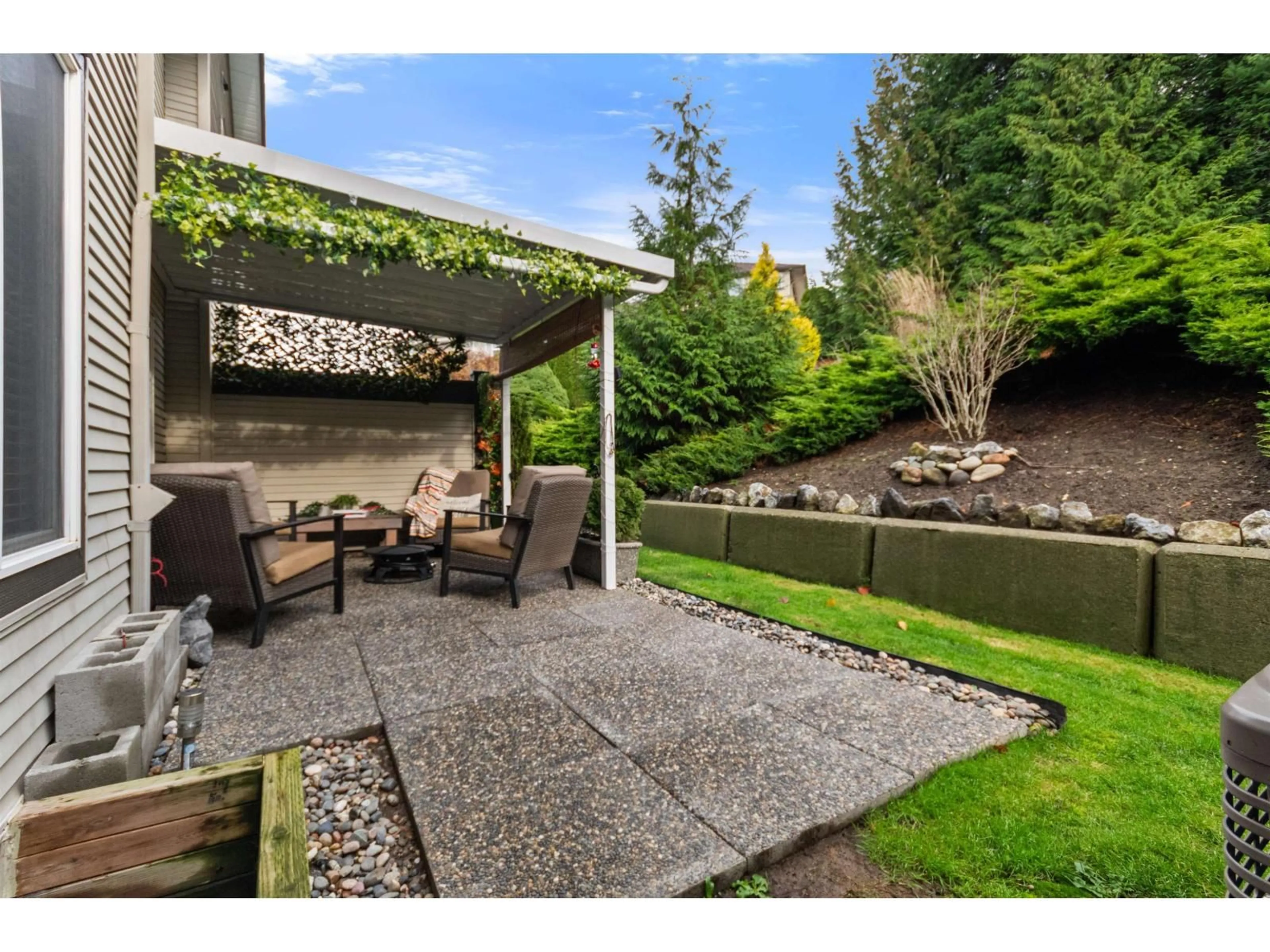 Patio, street for 10 - 46360 VALLEYVIEW ROAD, Chilliwack British Columbia V2R5L7
