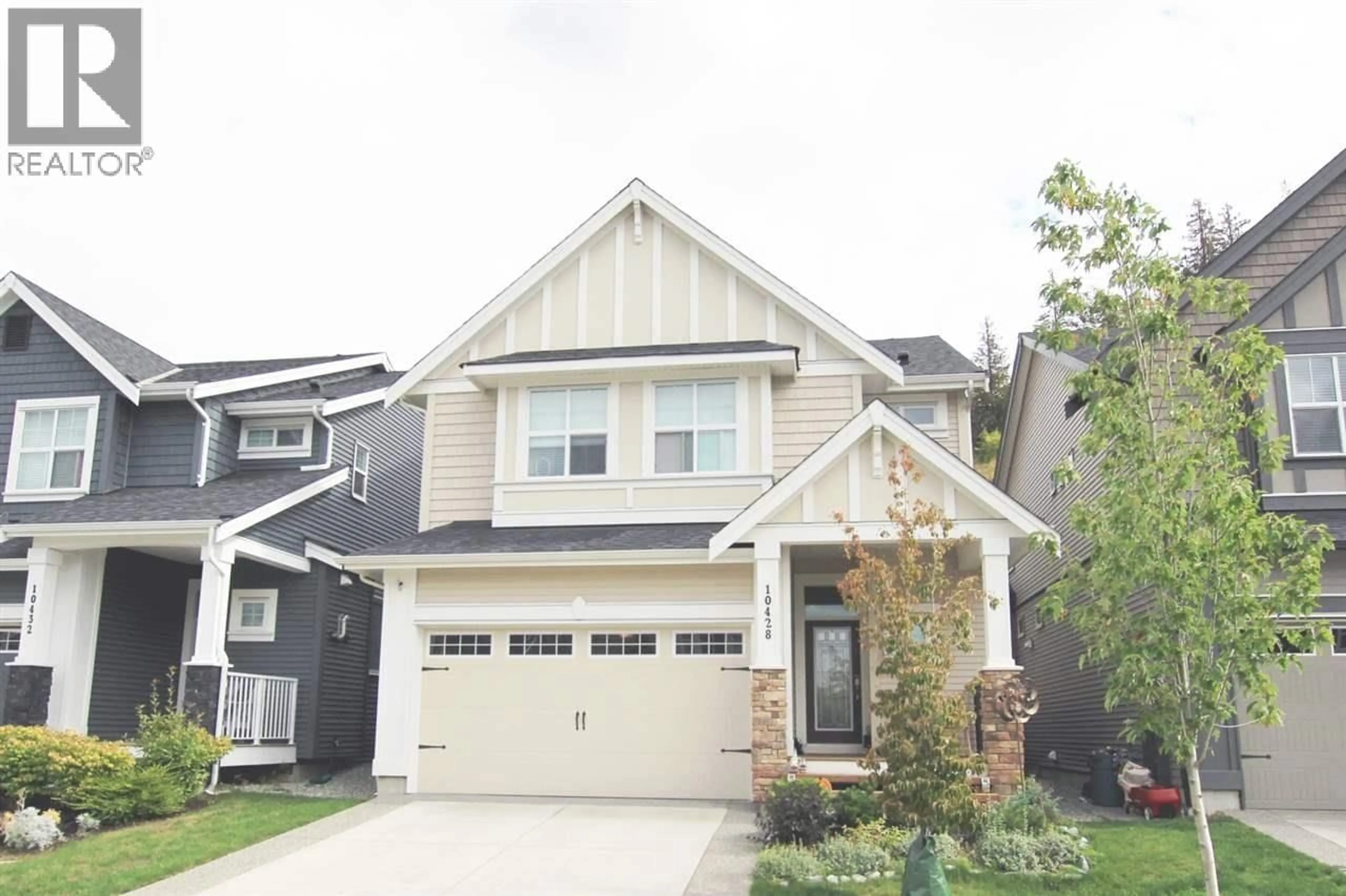 Home with vinyl exterior material, street for 10428 MCEACHERN STREET, Maple Ridge British Columbia V2W0H8