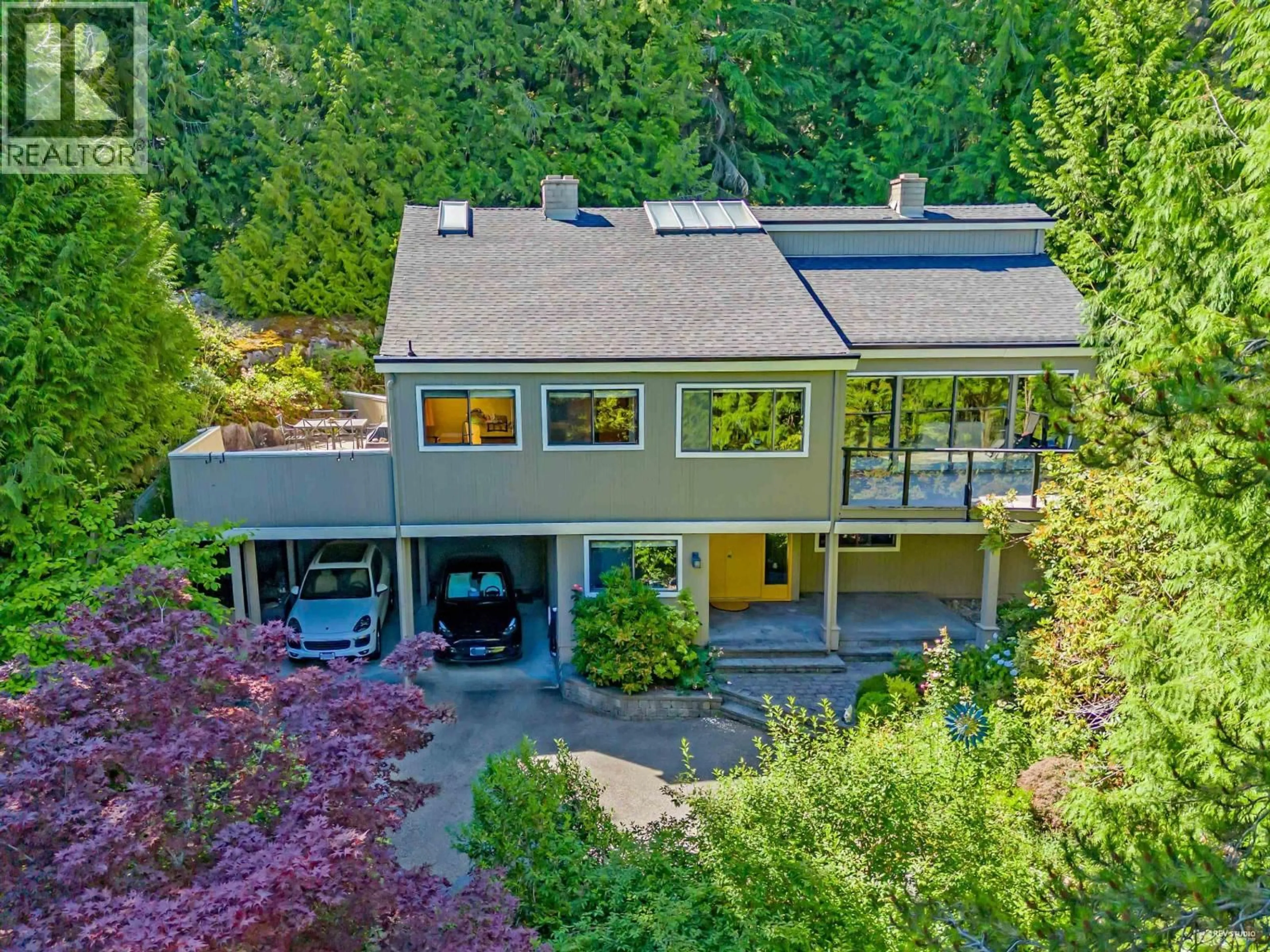 A pic from outside/outdoor area/front of a property/back of a property/a pic from drone, unknown for 4623 CAULFEILD DRIVE, West Vancouver British Columbia V7W1E9