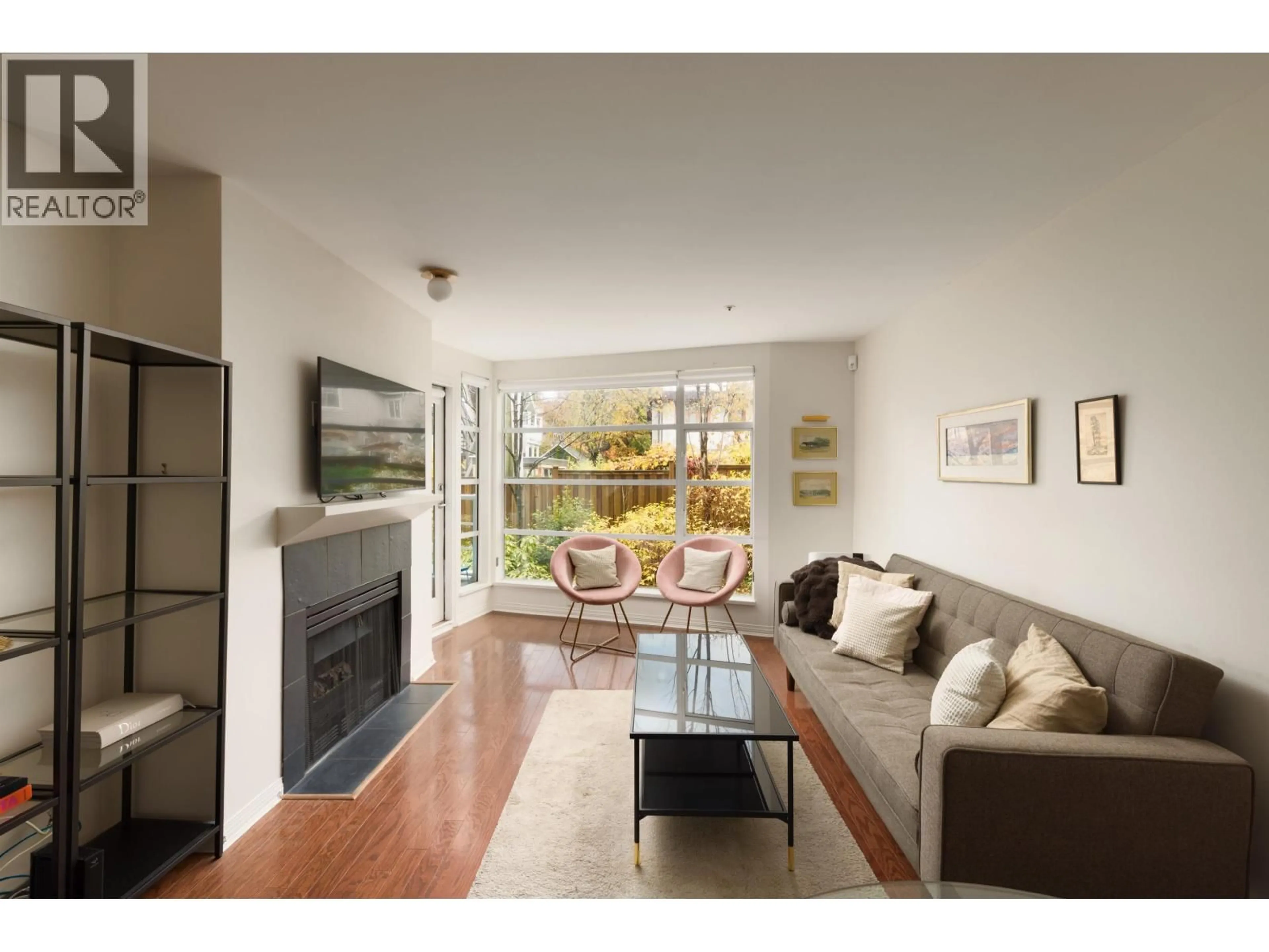 Living room with furniture, unknown for 204 - 2575 4TH AVENUE, Vancouver British Columbia V6K1P5