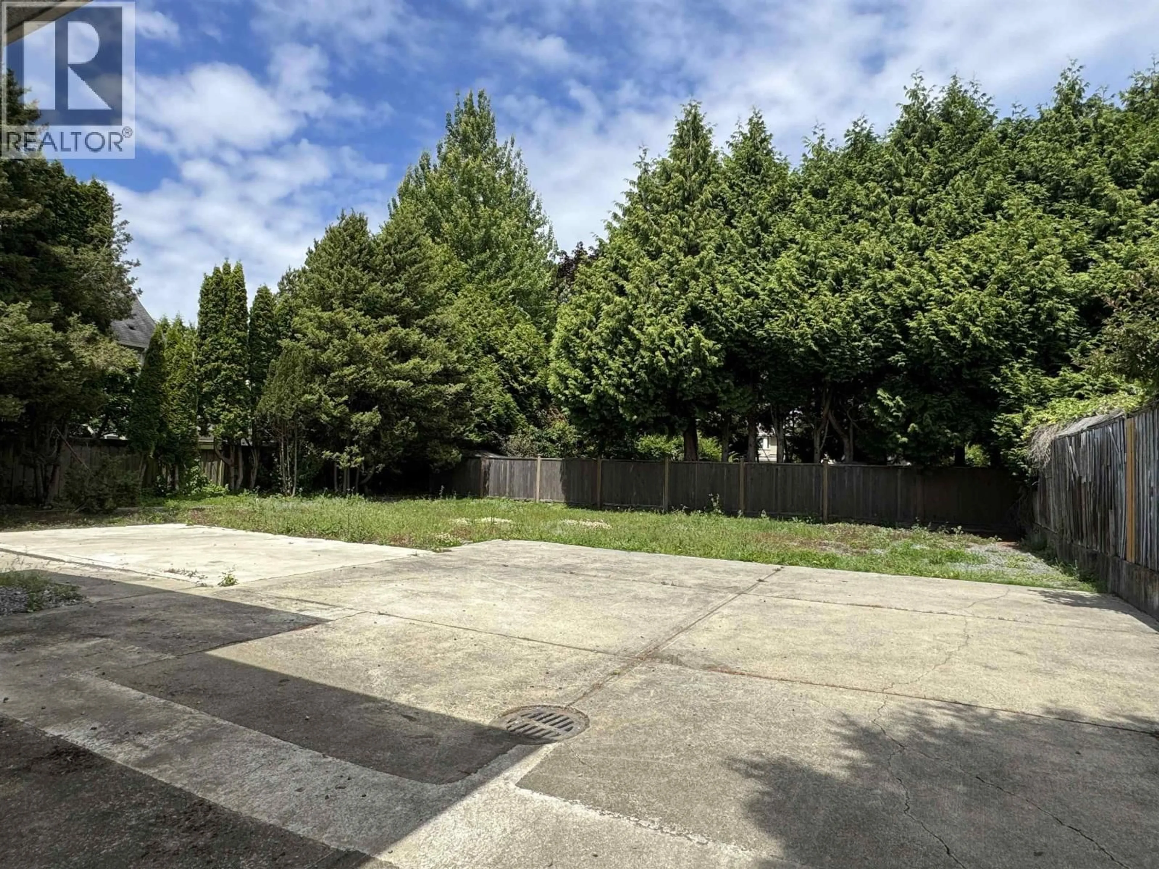 A pic from outside/outdoor area/front of a property/back of a property/a pic from drone, street for 7231 STEVESTON HIGHWAY, Richmond British Columbia V7A1L9
